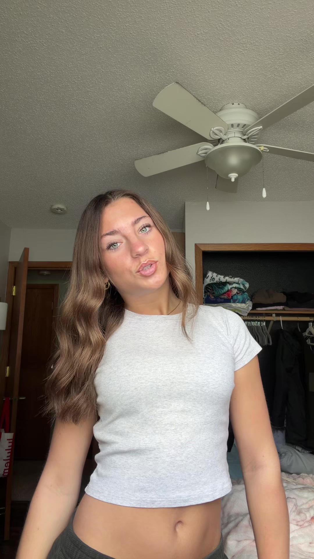@???