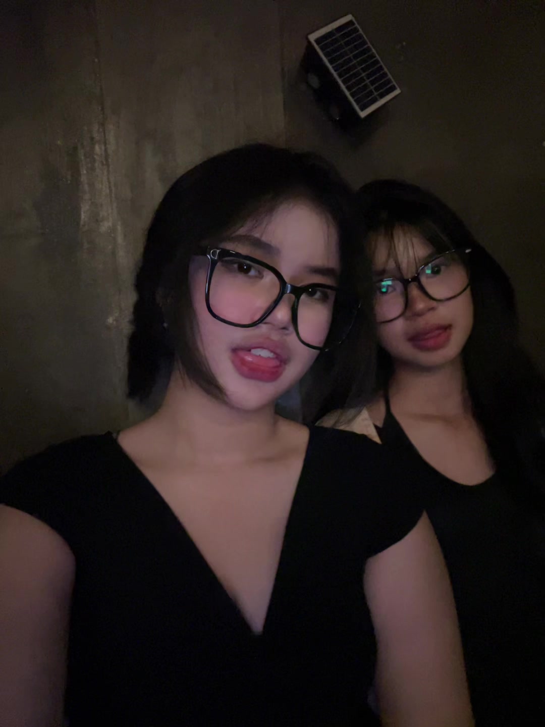 @salila gomez