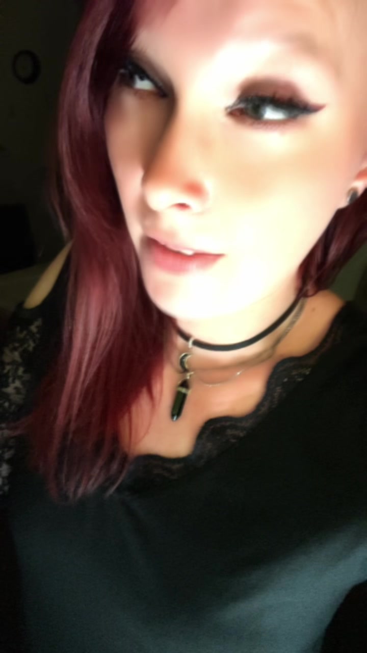 @MrsPuckiii 😈
