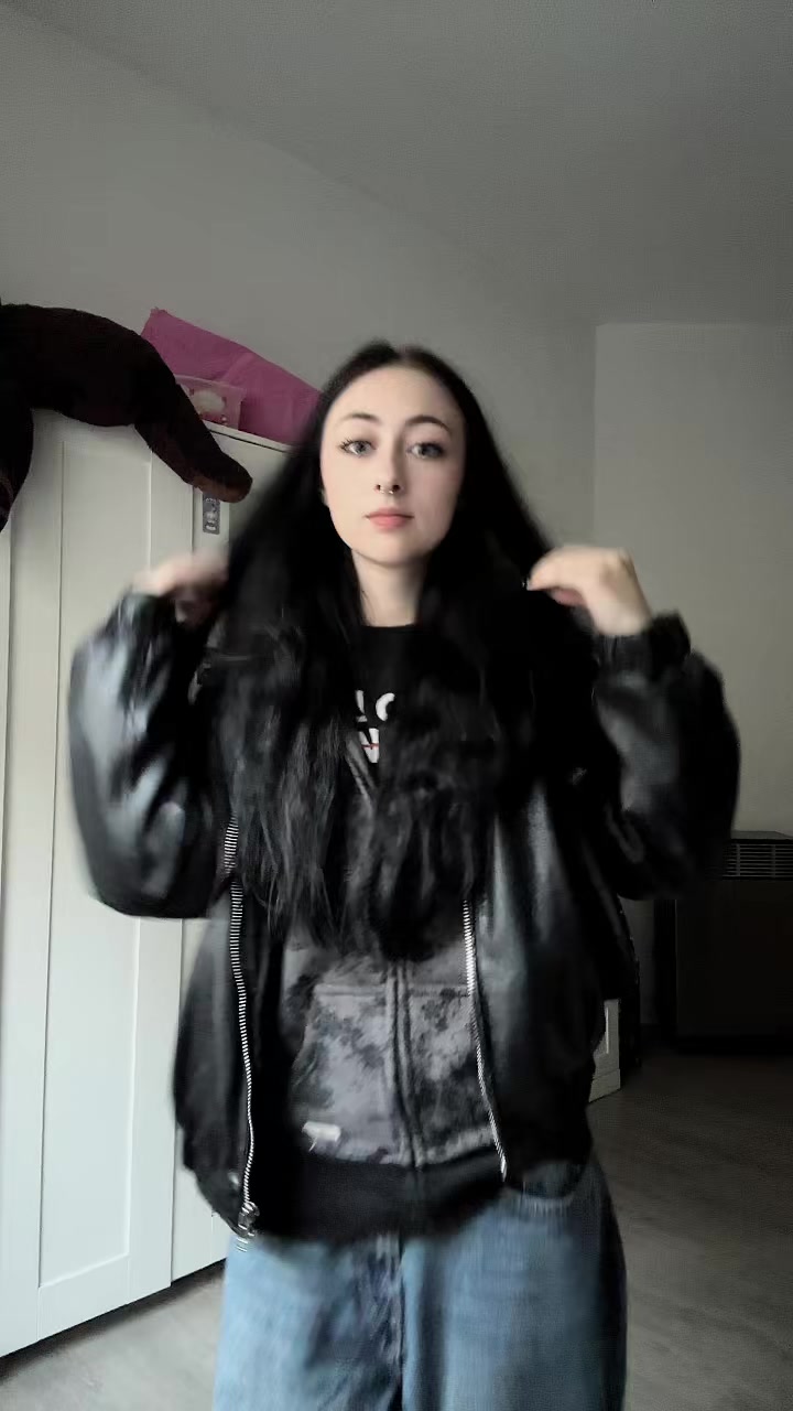 @Juli 🦇