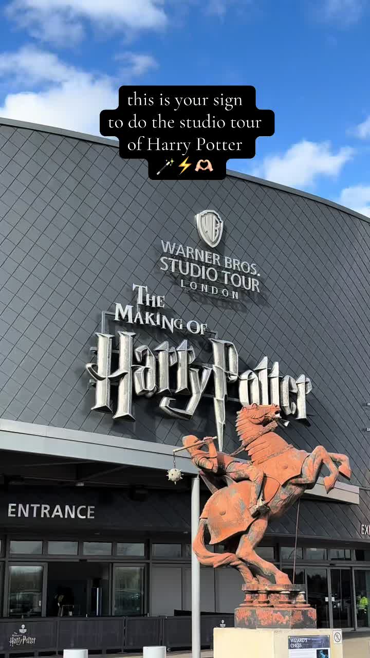 @broadwaywithizzy