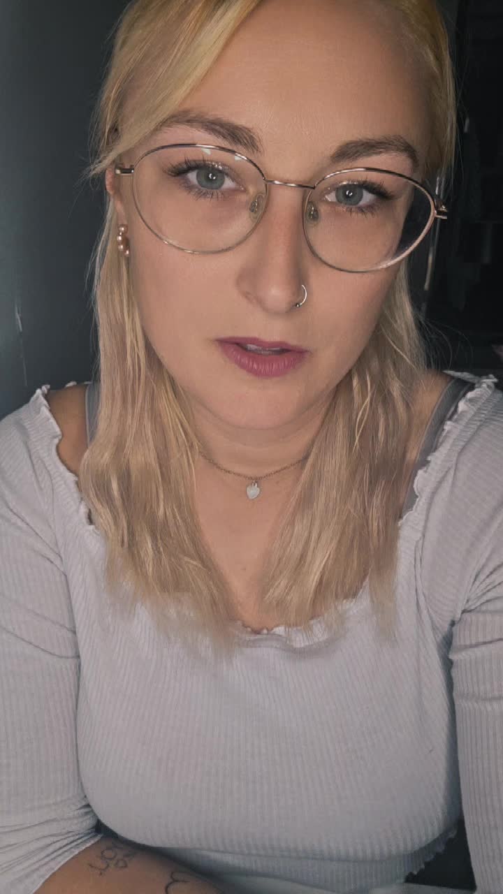 @♡꧁๓เгเ꧂♡