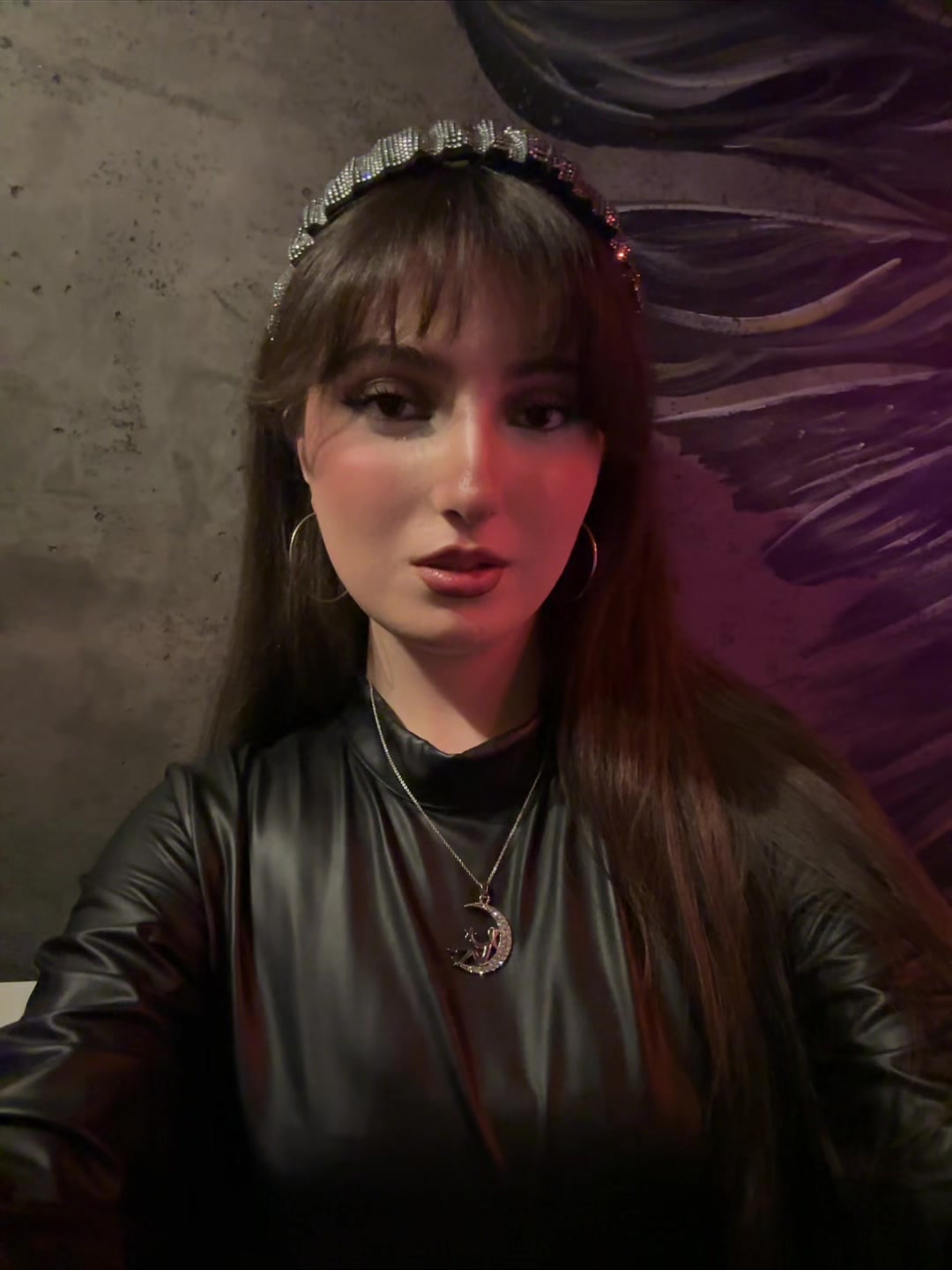 @<3