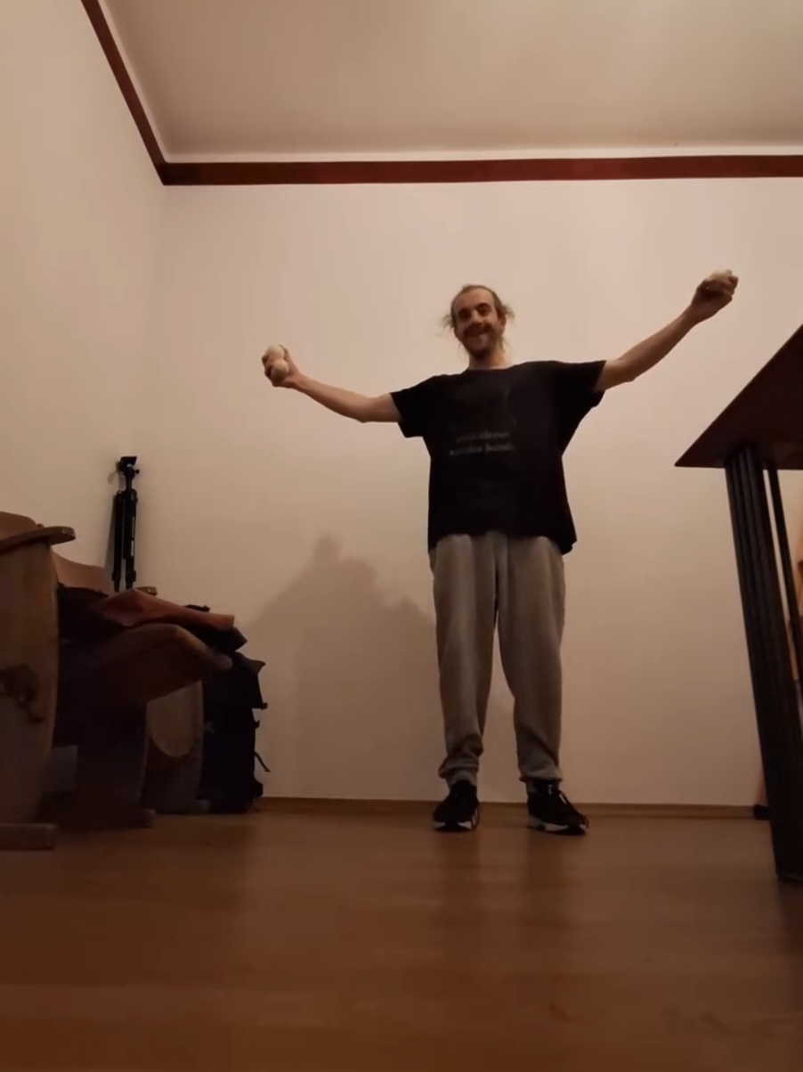 @eliasoechsner