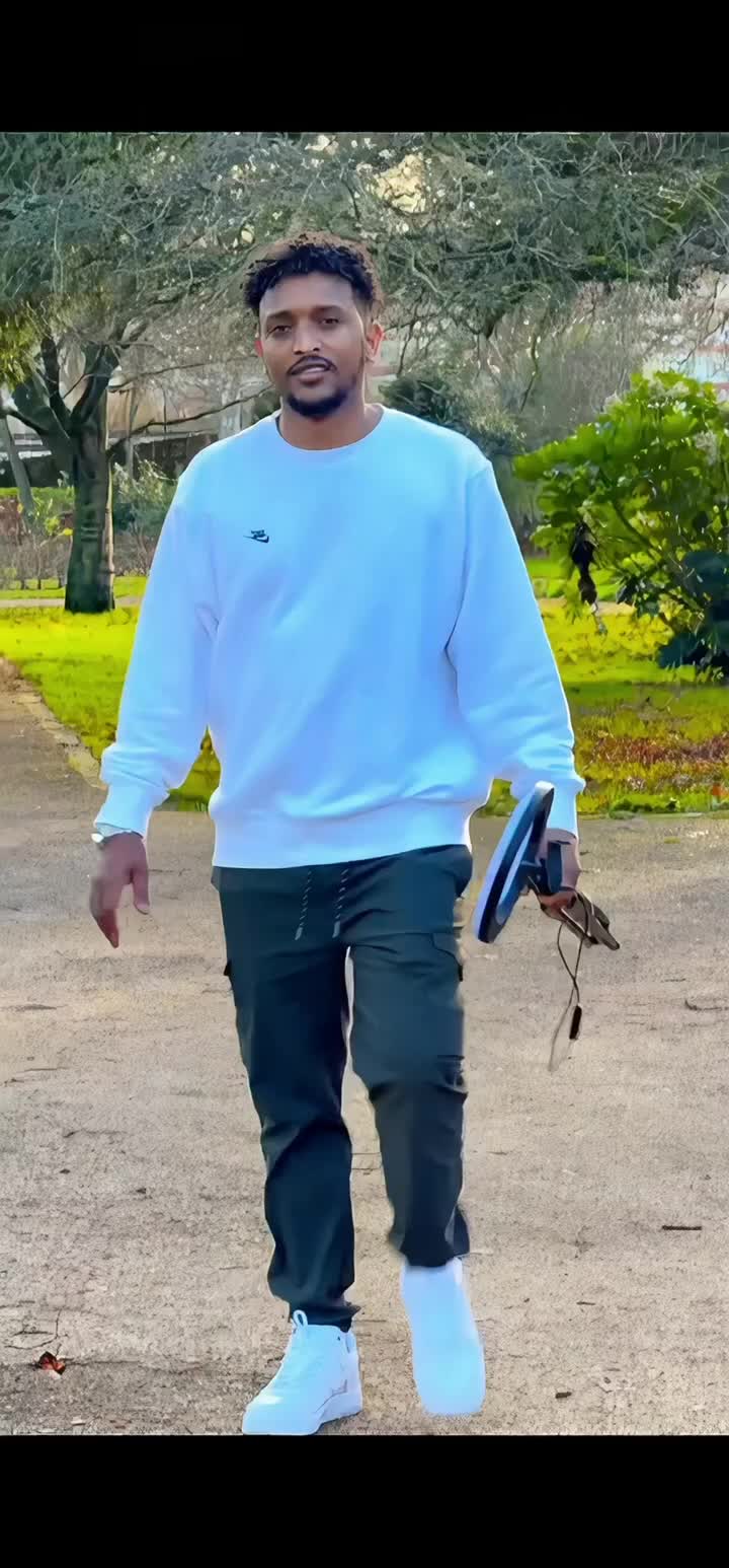@𝐒𝐮𝐥𝐭𝐚𝐧_𝐍𝐮𝐫👑