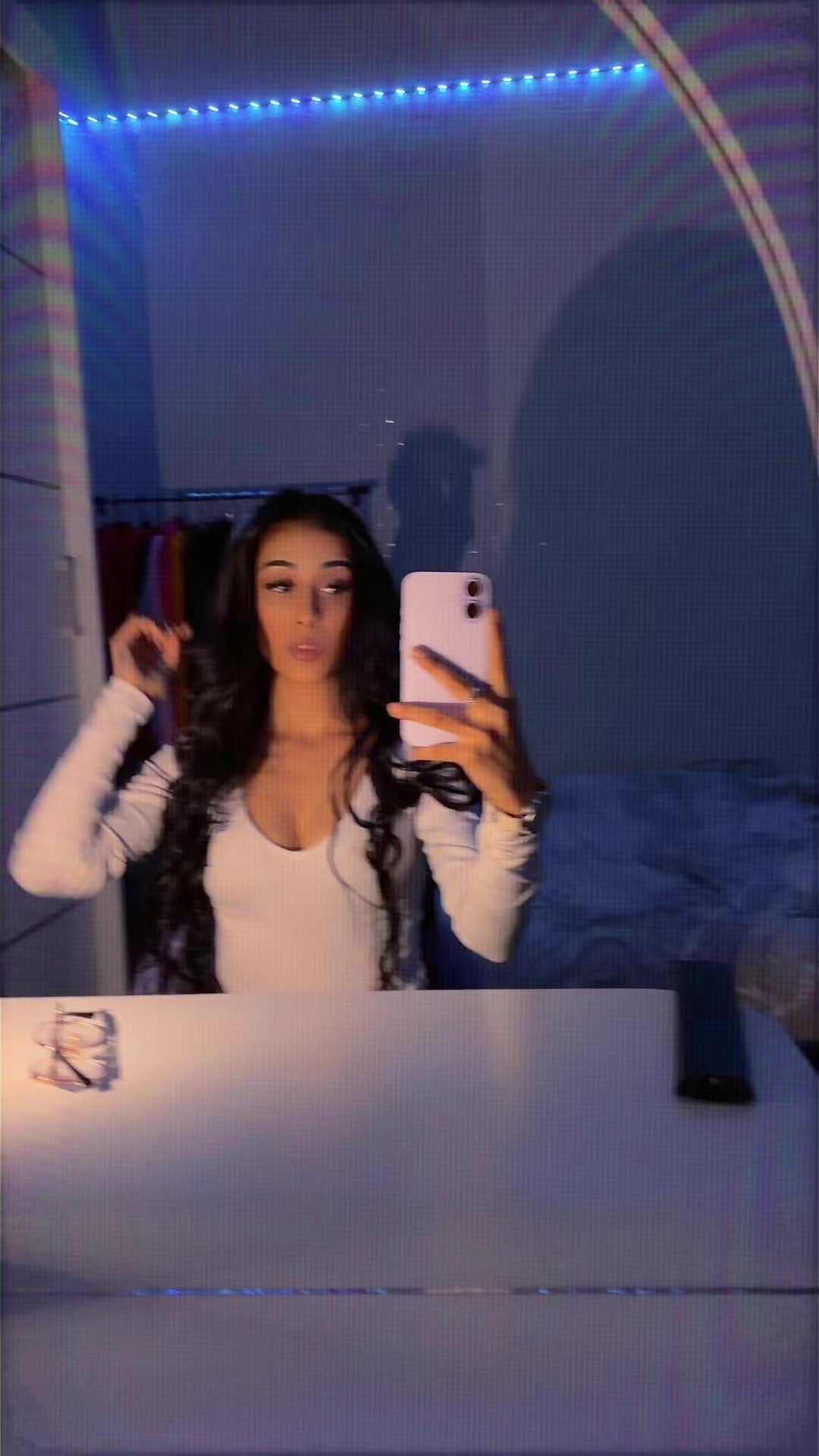 @👑𝐒𝐢𝐦𝐨𝐧𝐤𝐚👑