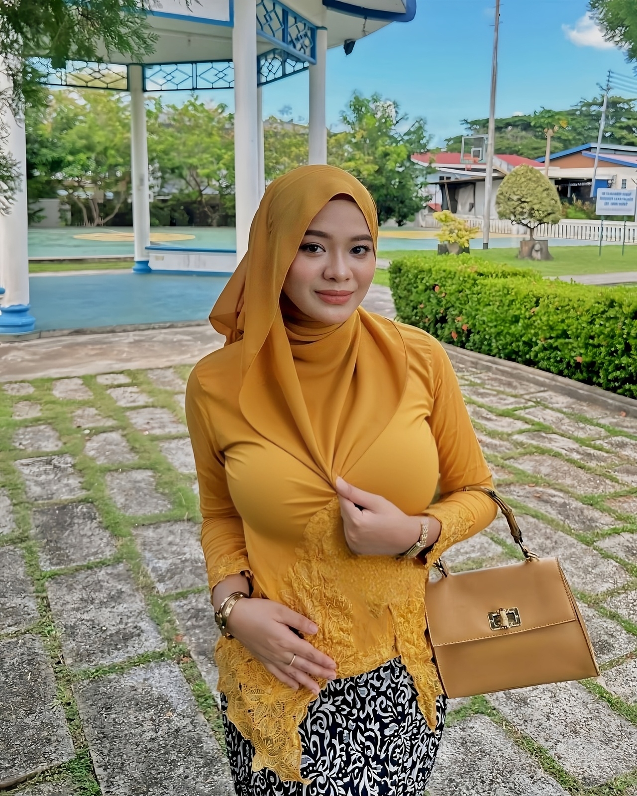 @KekasihBayangan