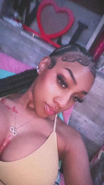 @Tinyy🦋💞