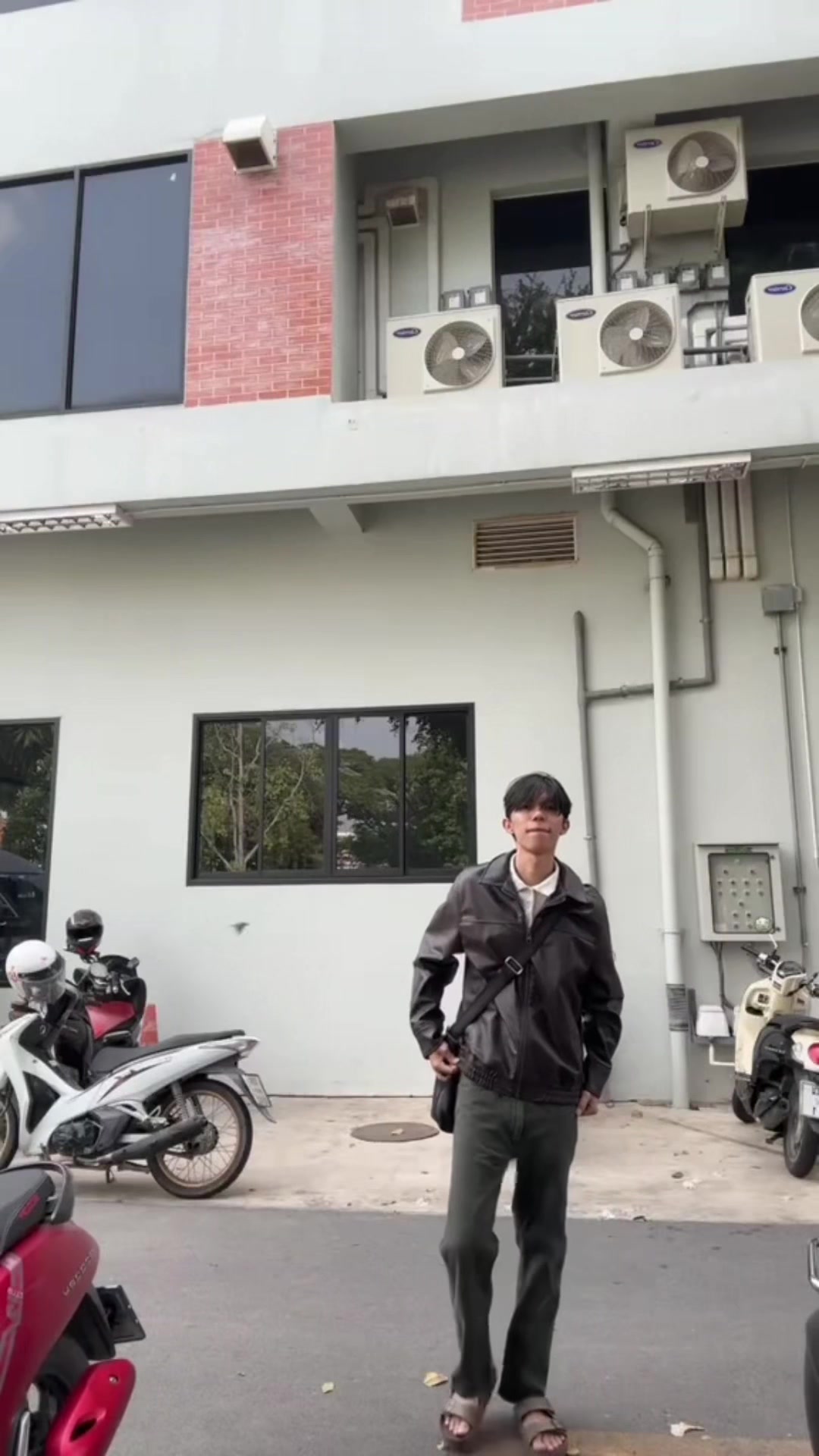 @อุ้ม_oum