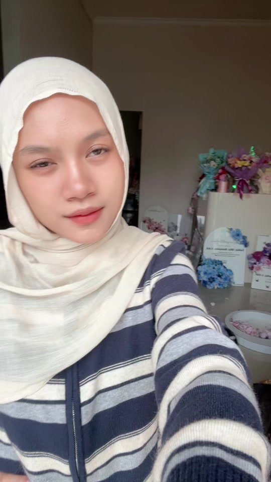 @Maudhy Ferari