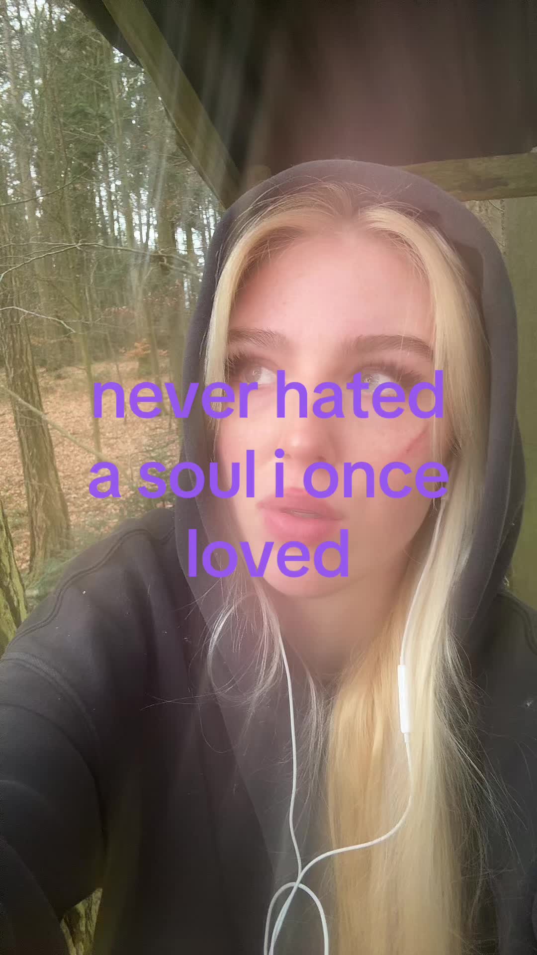 @urfavnicheblondie
