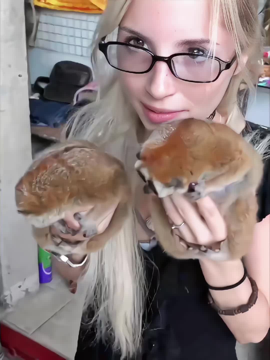 @Piper Perri