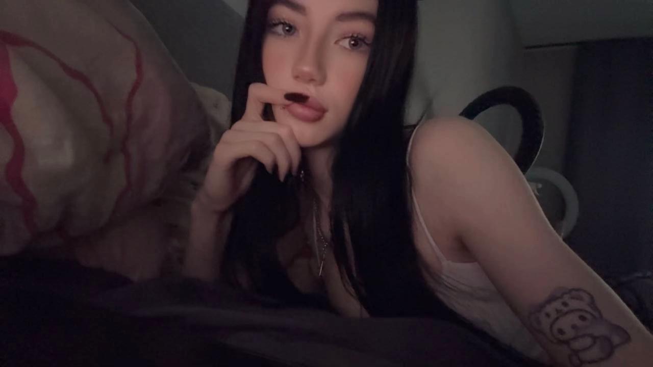 @mia_gothgirl