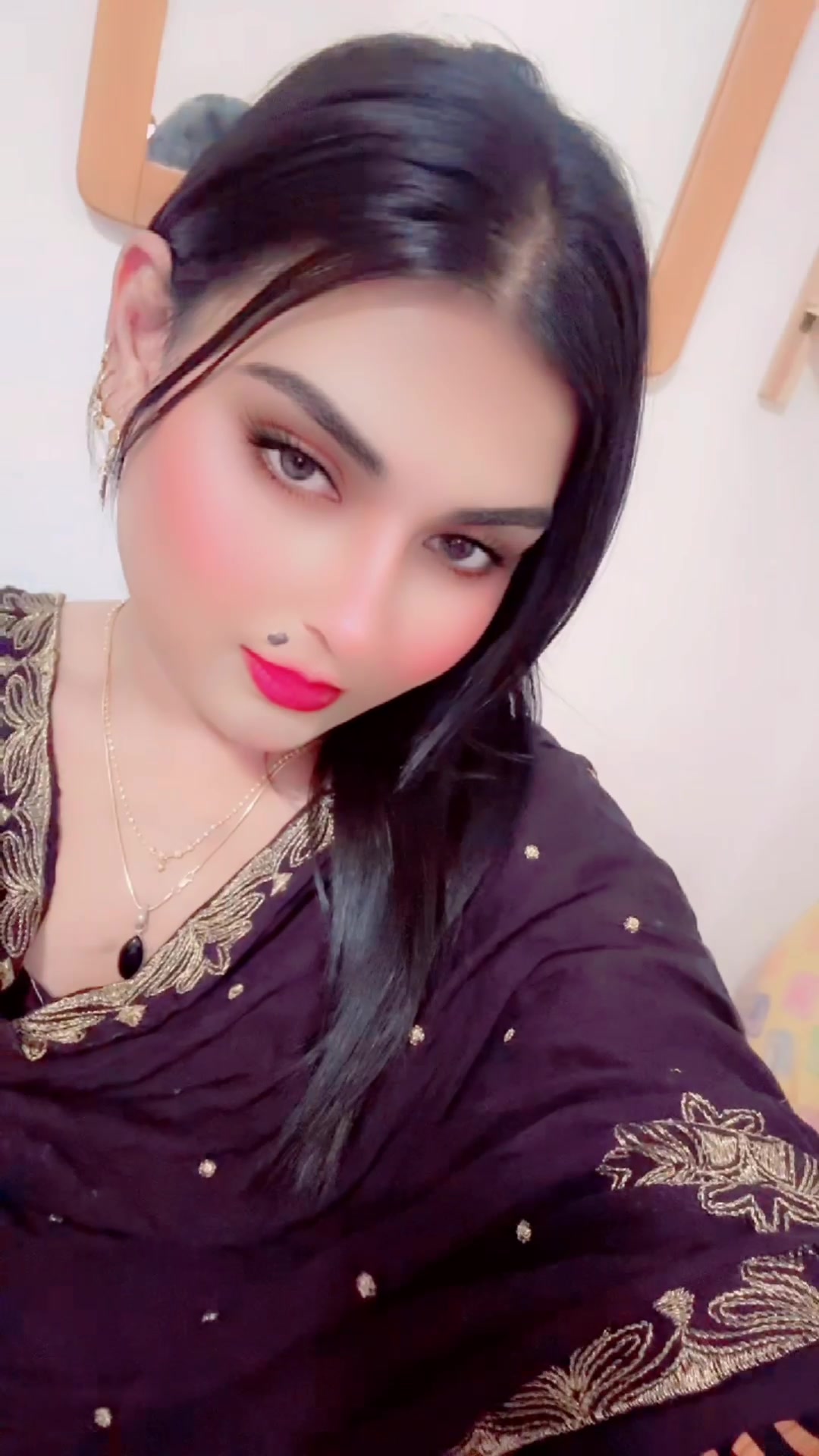 @Zara Malik🦋