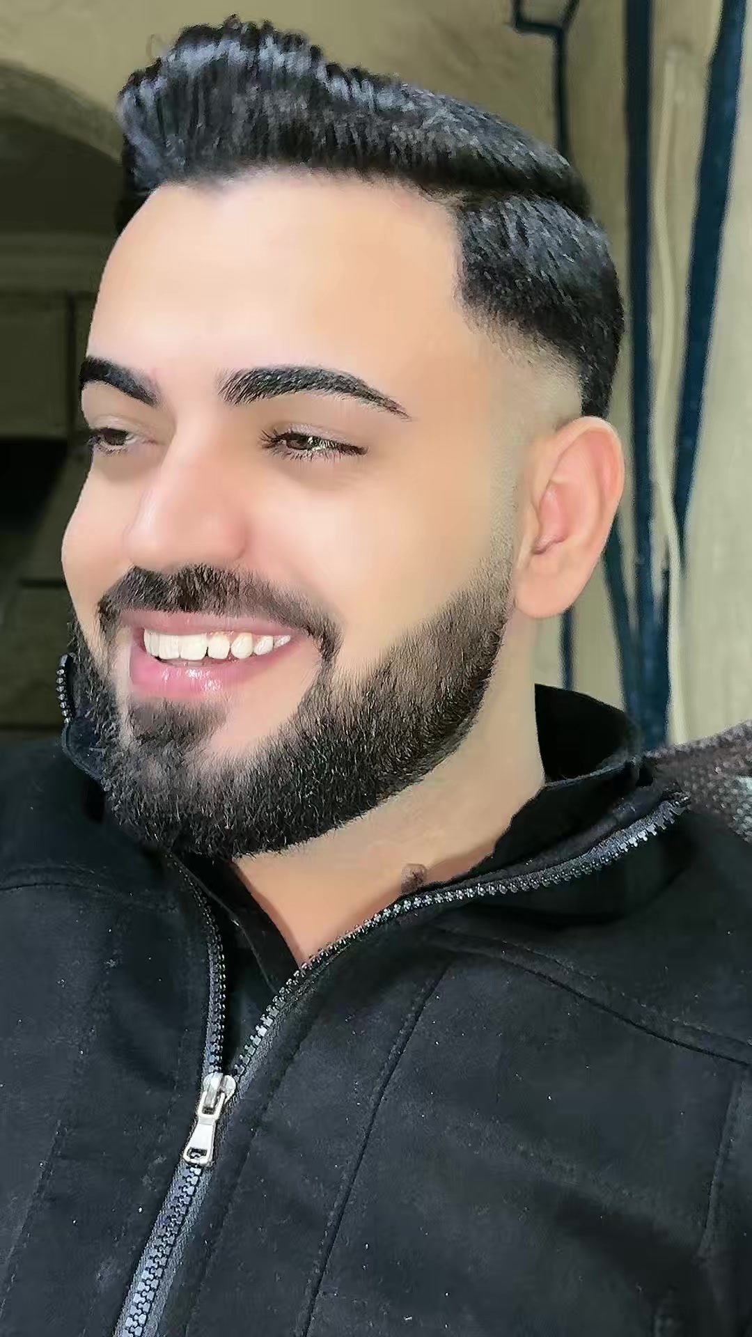 @&Ouml;zg&uuml;r Eroğlu