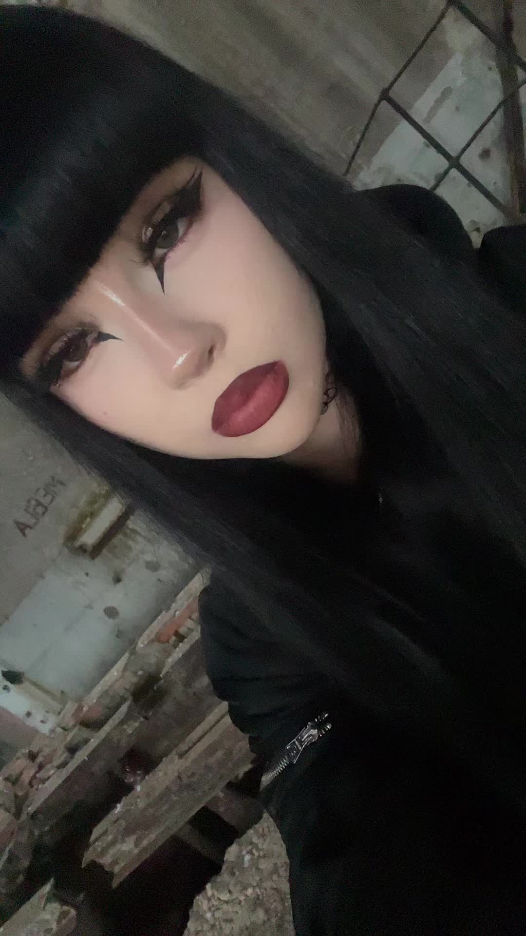 @Ava