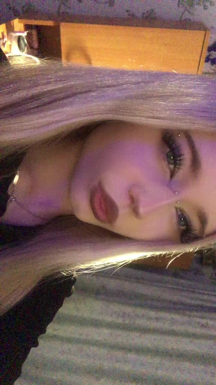 @аняяя
