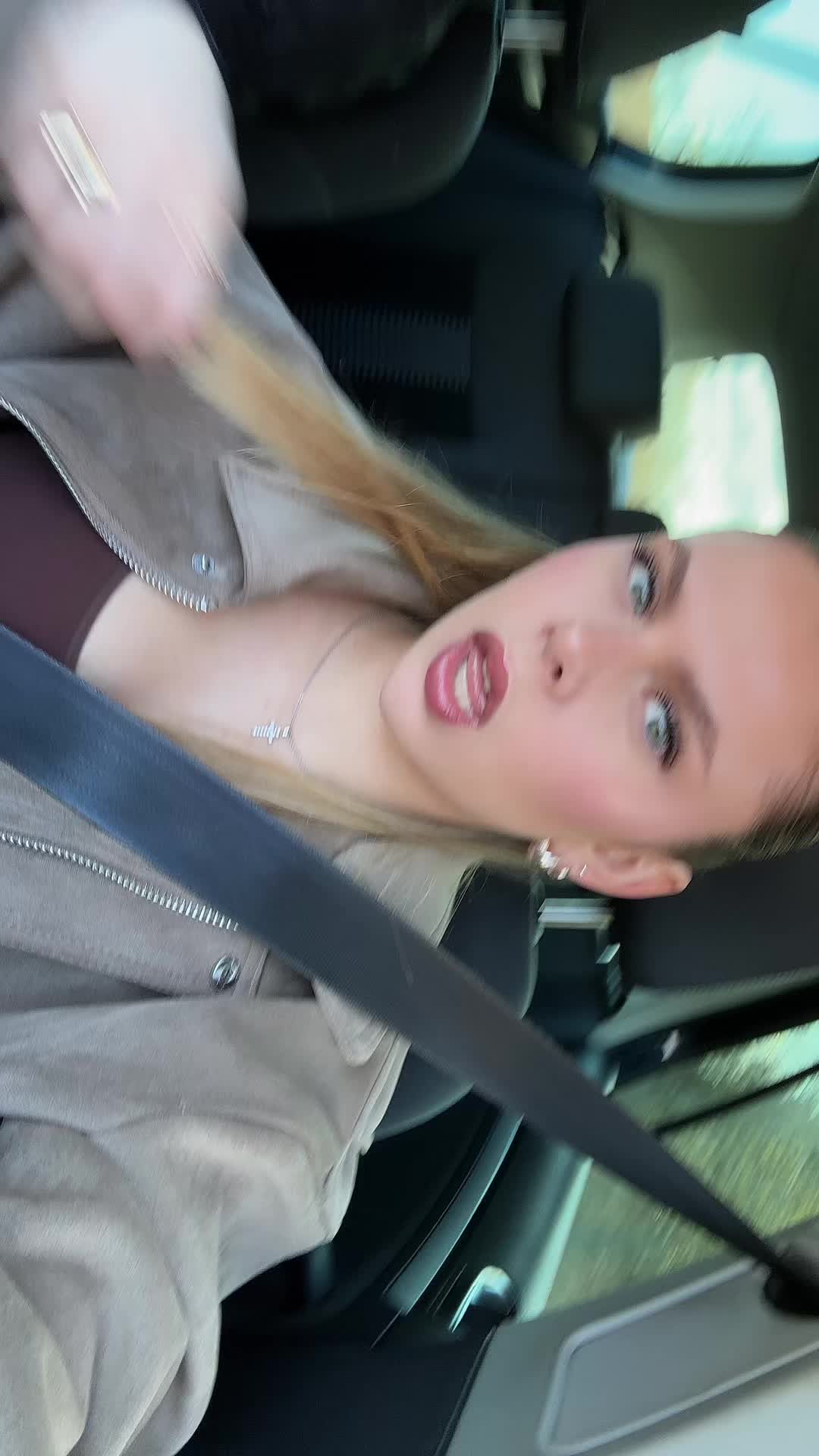 @elena