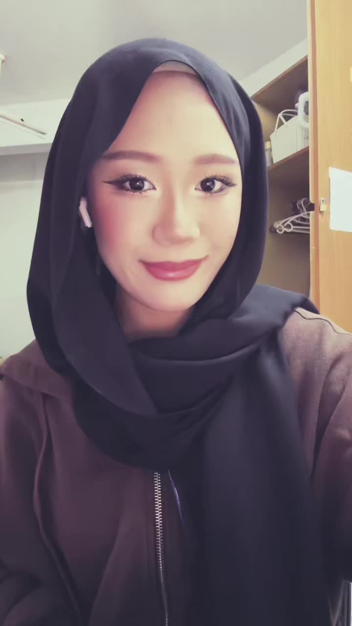 @isyanell