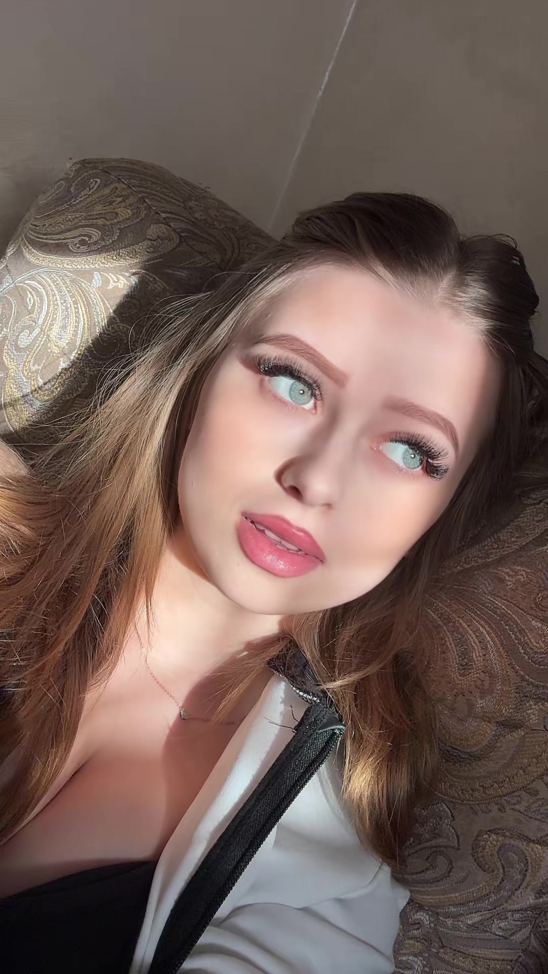 @Lili&agrave;na szem&eacute;lyesen🐆😝