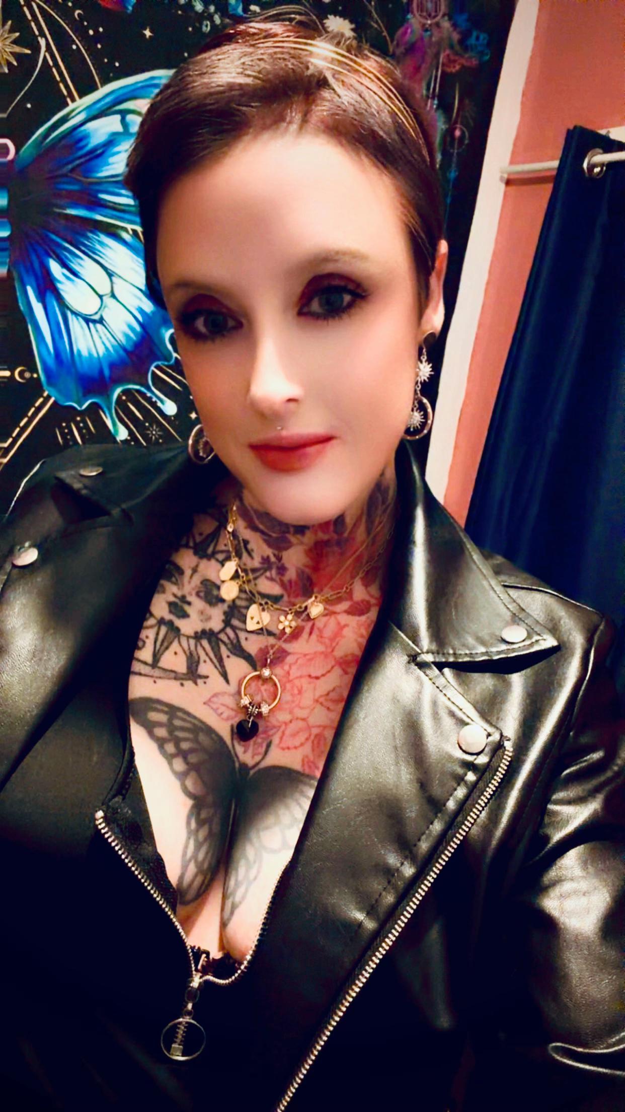 @Stacy Rose 🦋