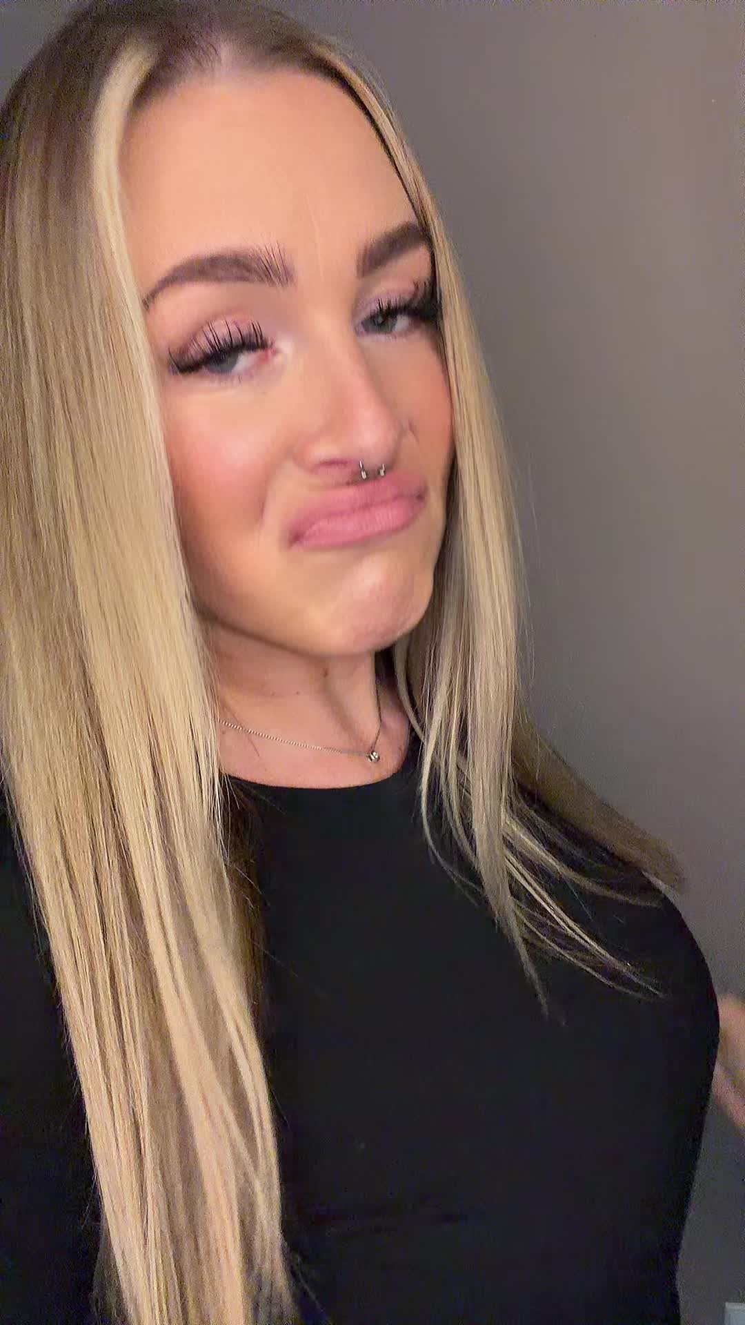 @melina.melina_