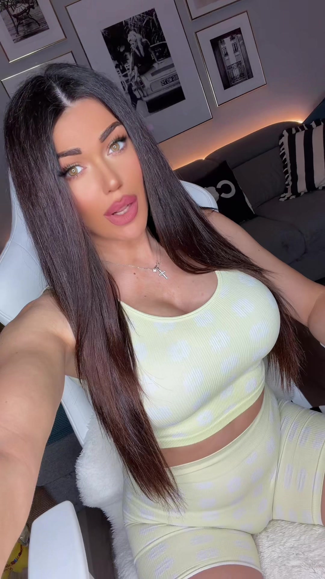 @Valentina