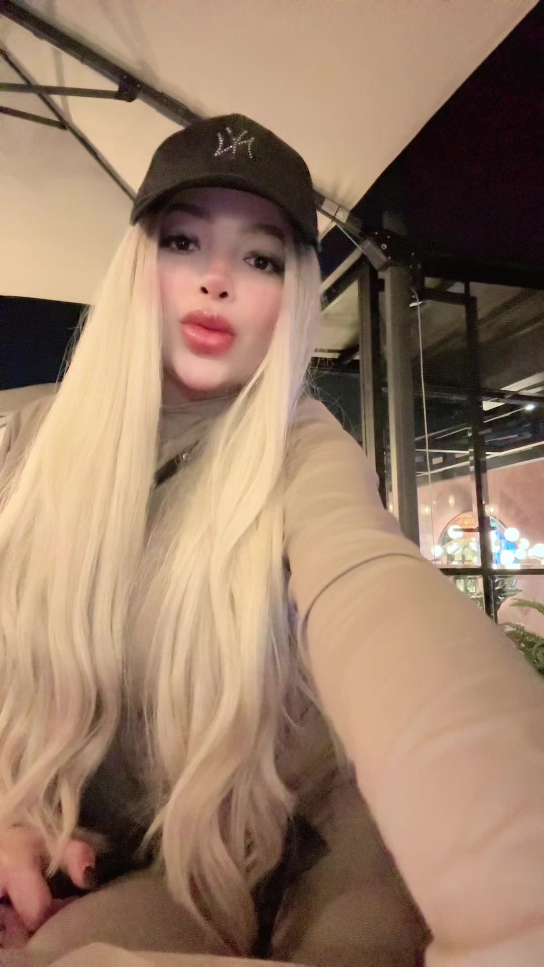 @1710lamu&ntilde;eca