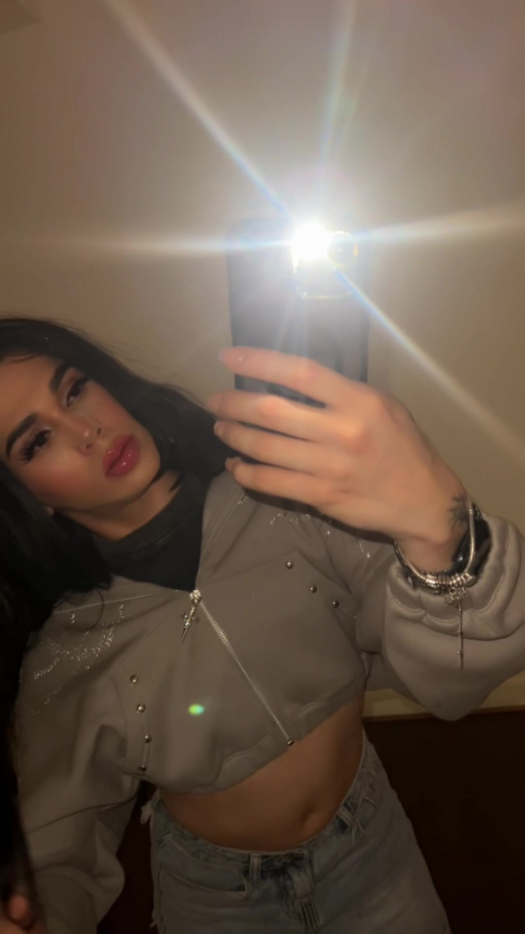 @23.adhara