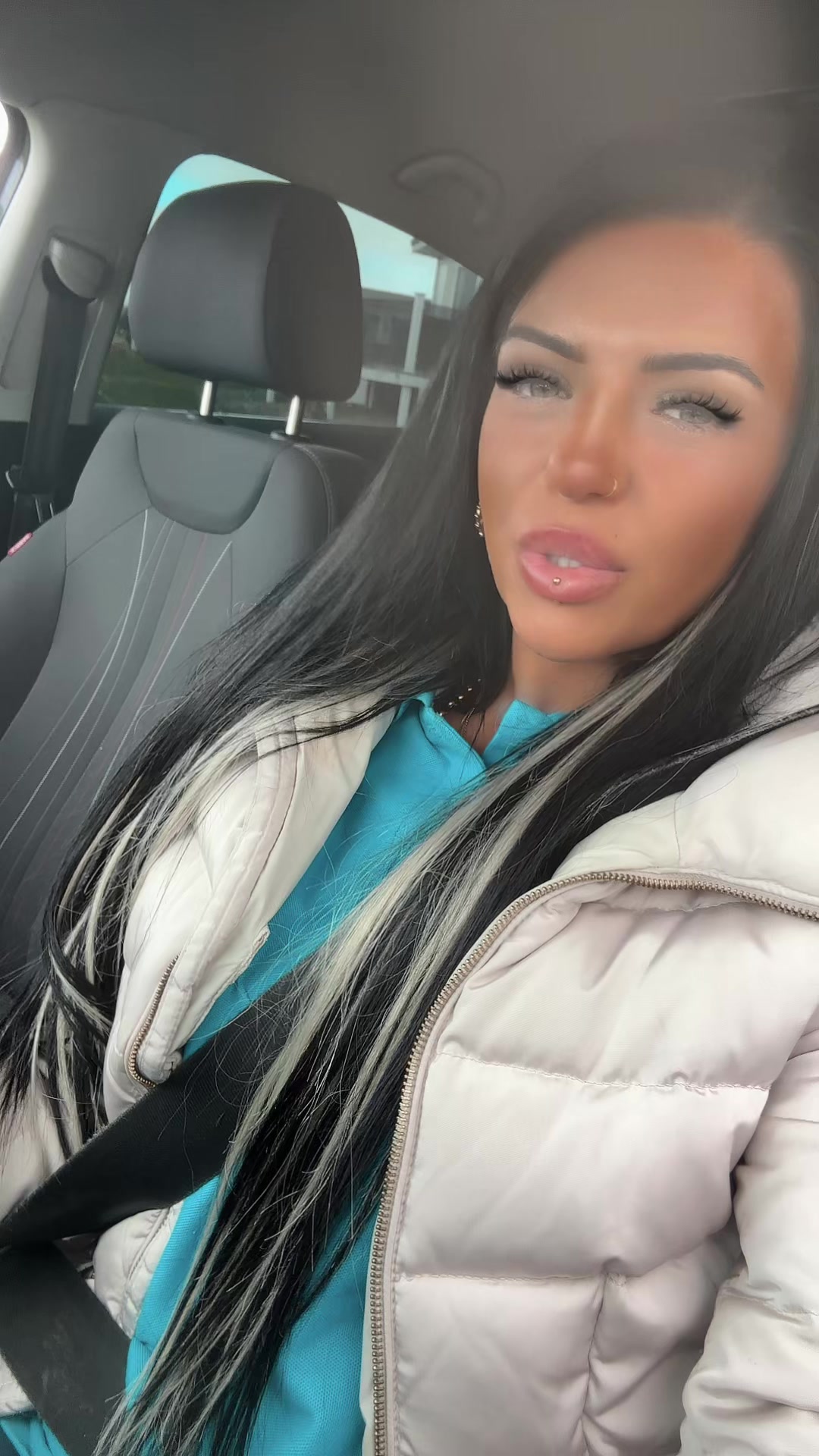 @𝓔 𝓫 𝓸 𝓷 𝔂 𝑪 𝒐 𝒙 🍒