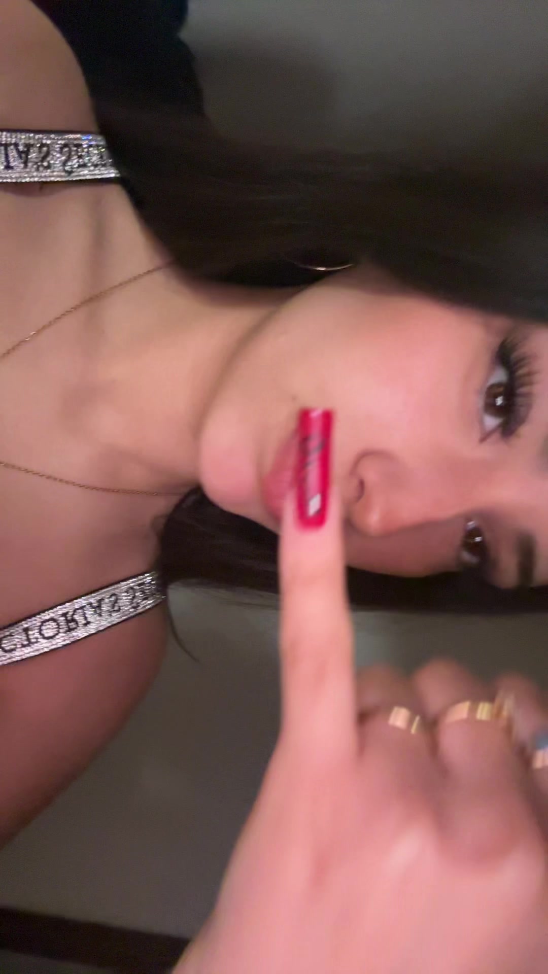 @𝒯𝒽𝑒𝑅𝑒𝒶𝓁𝒟𝒾𝓋𝒶💋