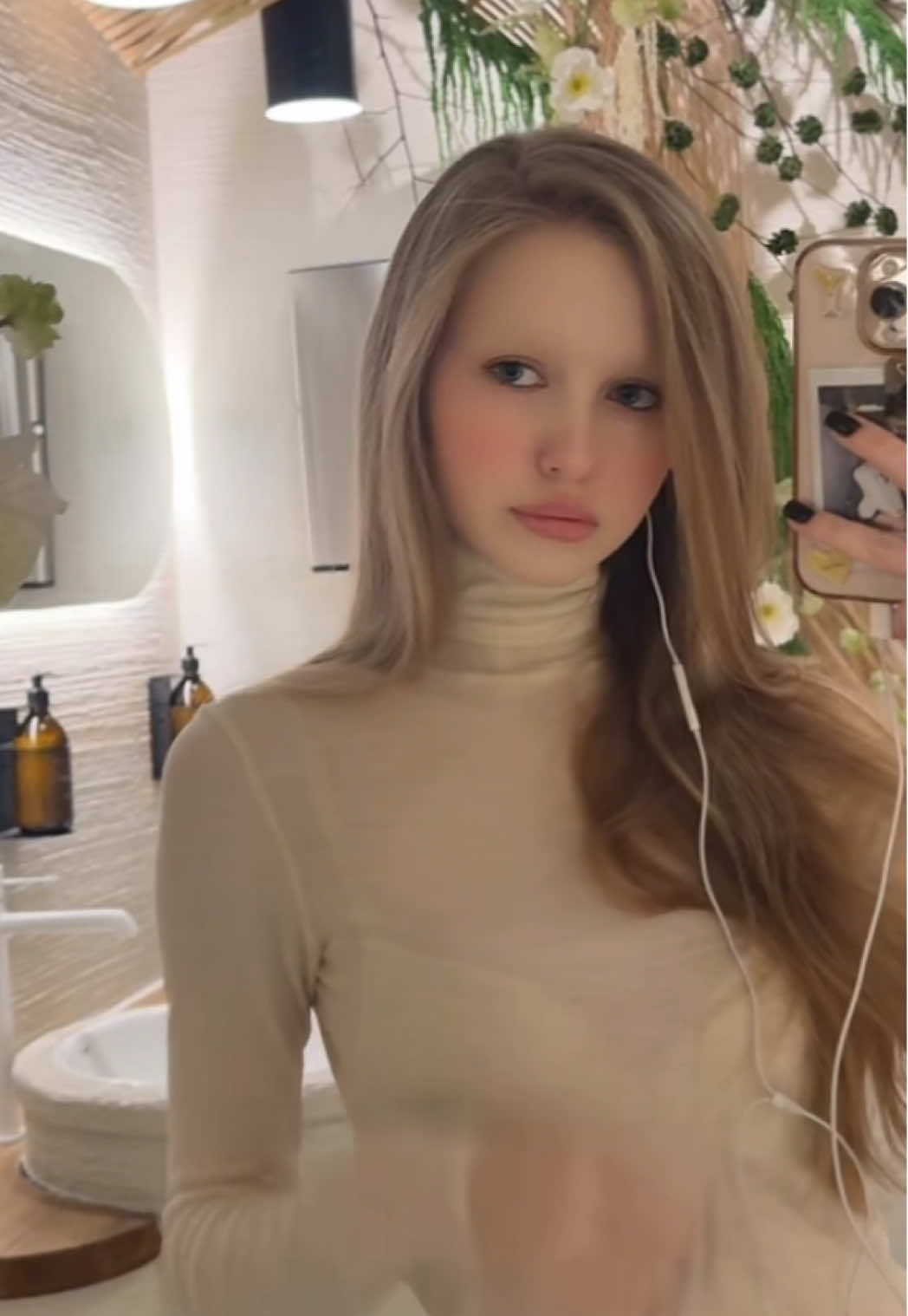 @𝐄𝐦𝐢𝐥𝐢𝐚