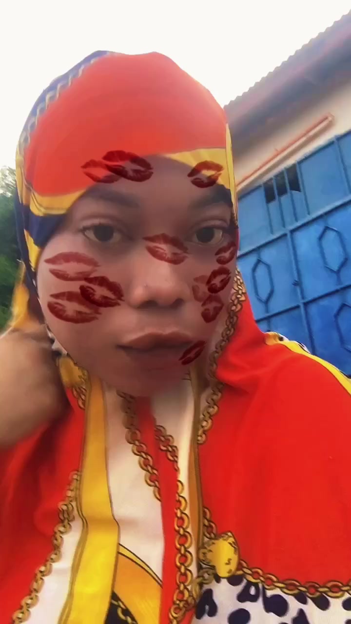 @Happy~Queen 🤘🦋