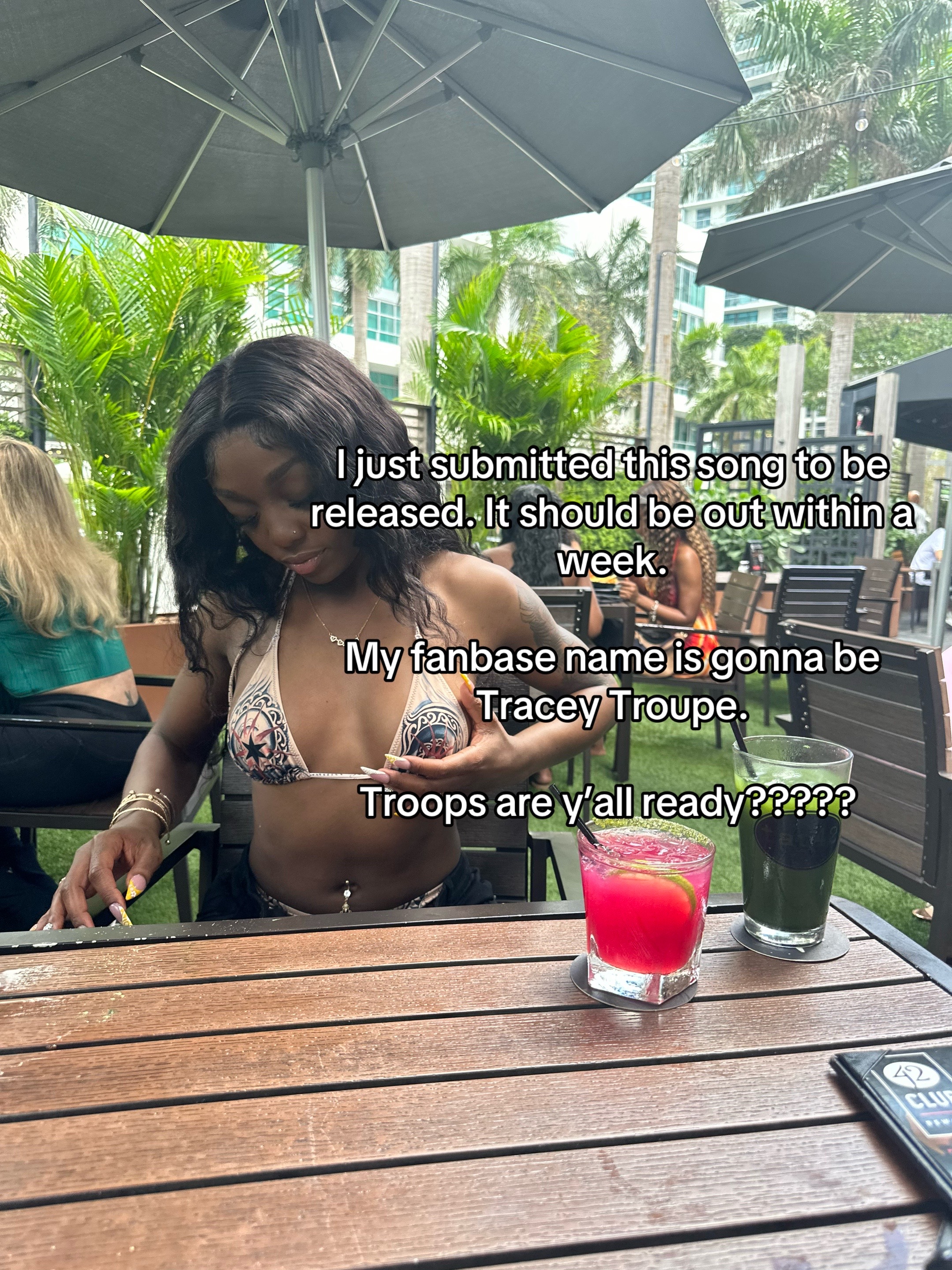 @traceythe1_