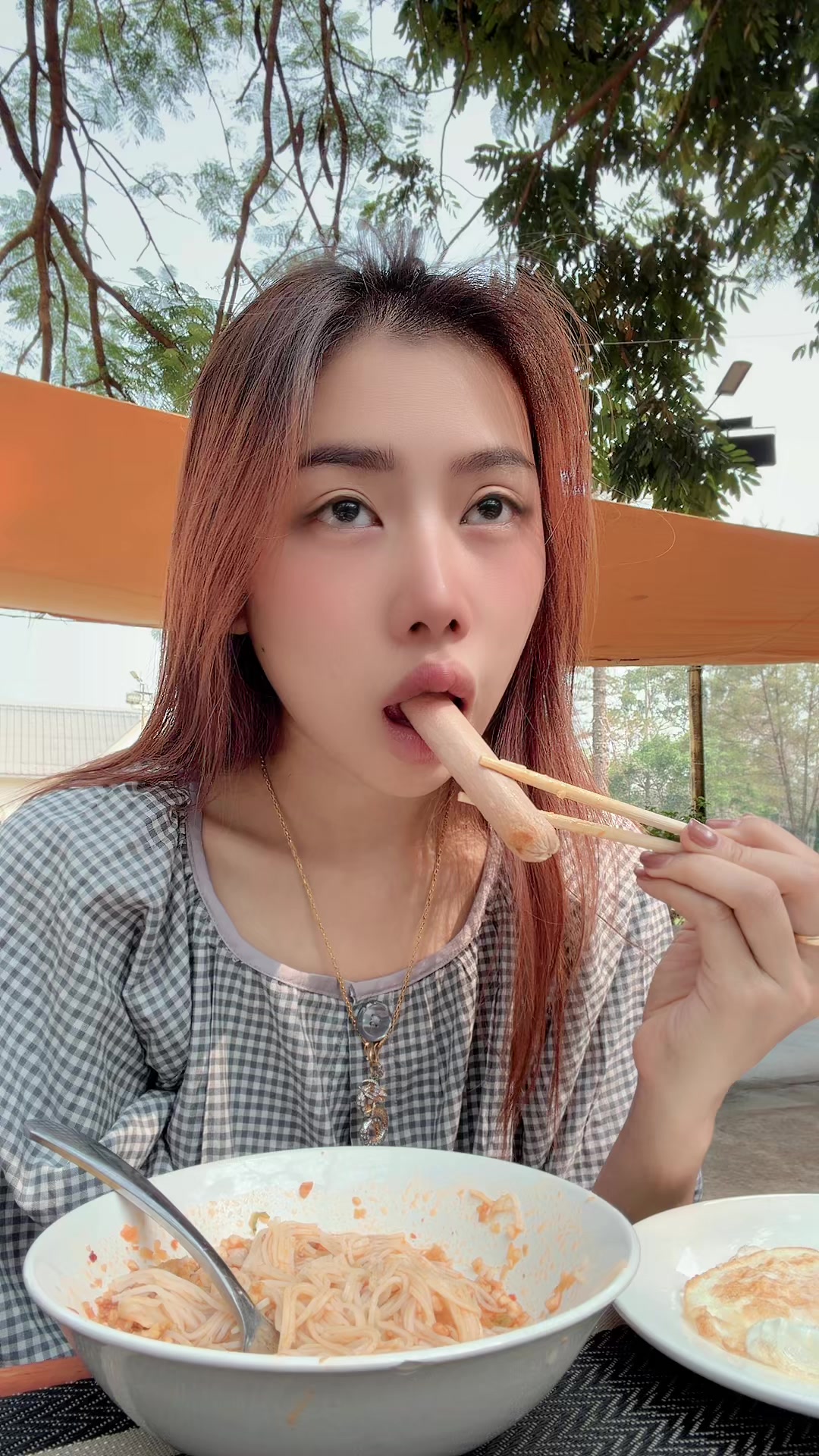 @အကြားမြင်ဆရာမလေးစံအိမ်မှူး