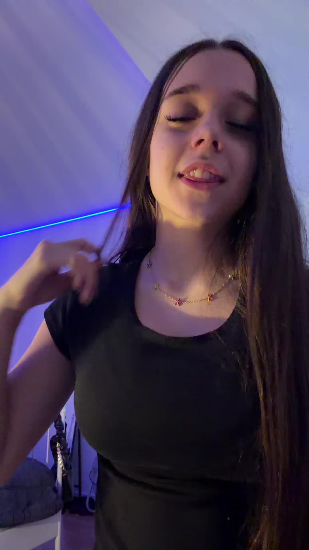 @vicky