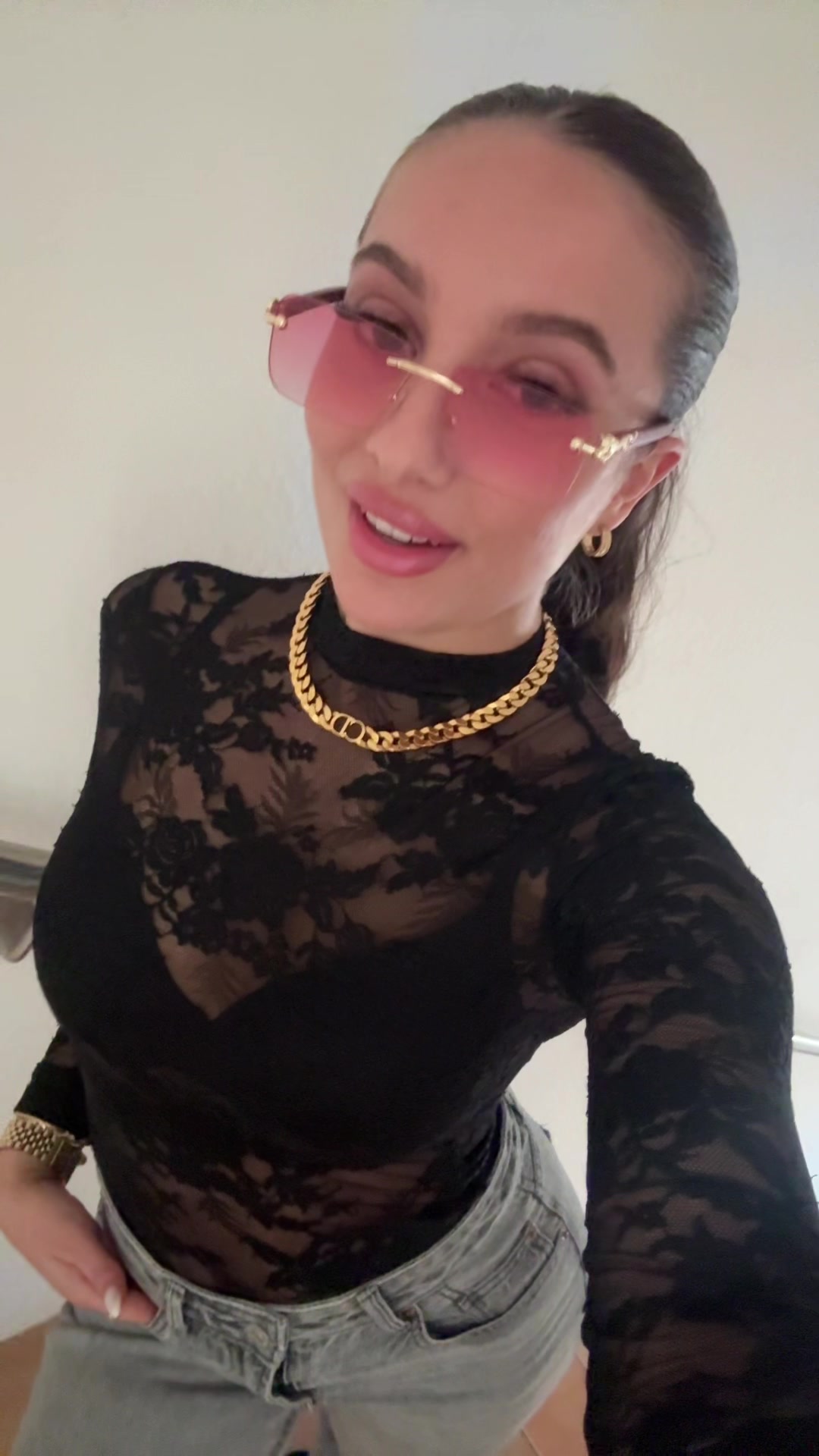 @Aulona