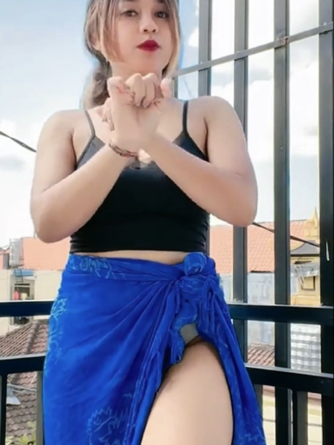 @Gemoy Menggigit 🍑