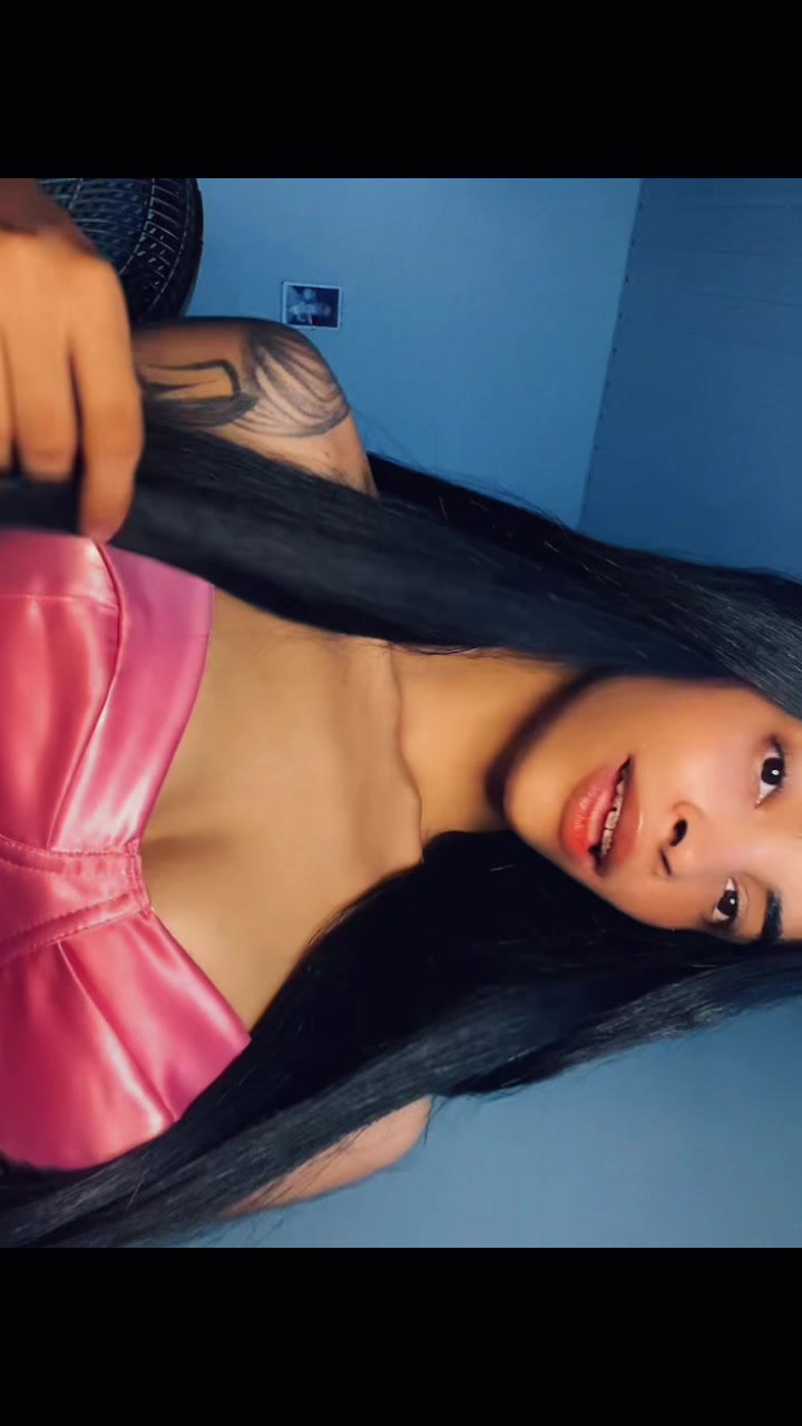 @Vit&oacute;ria 🖤