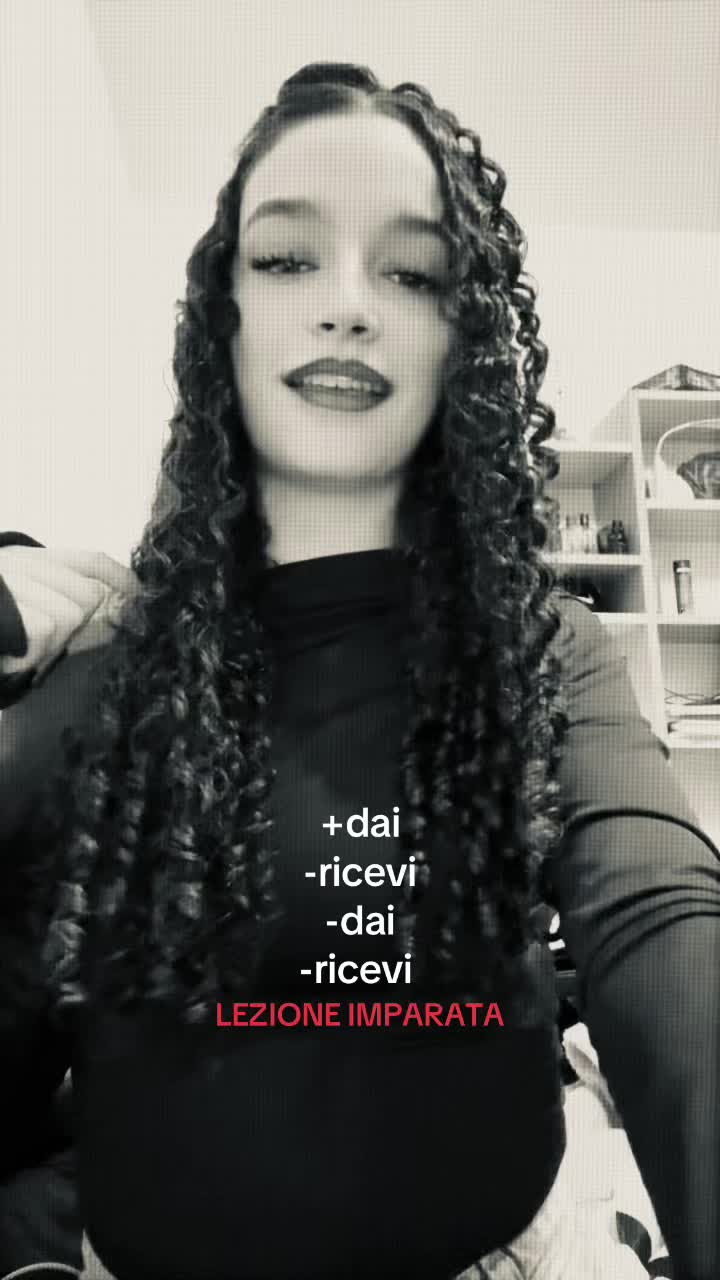 @aaishaaaa__.