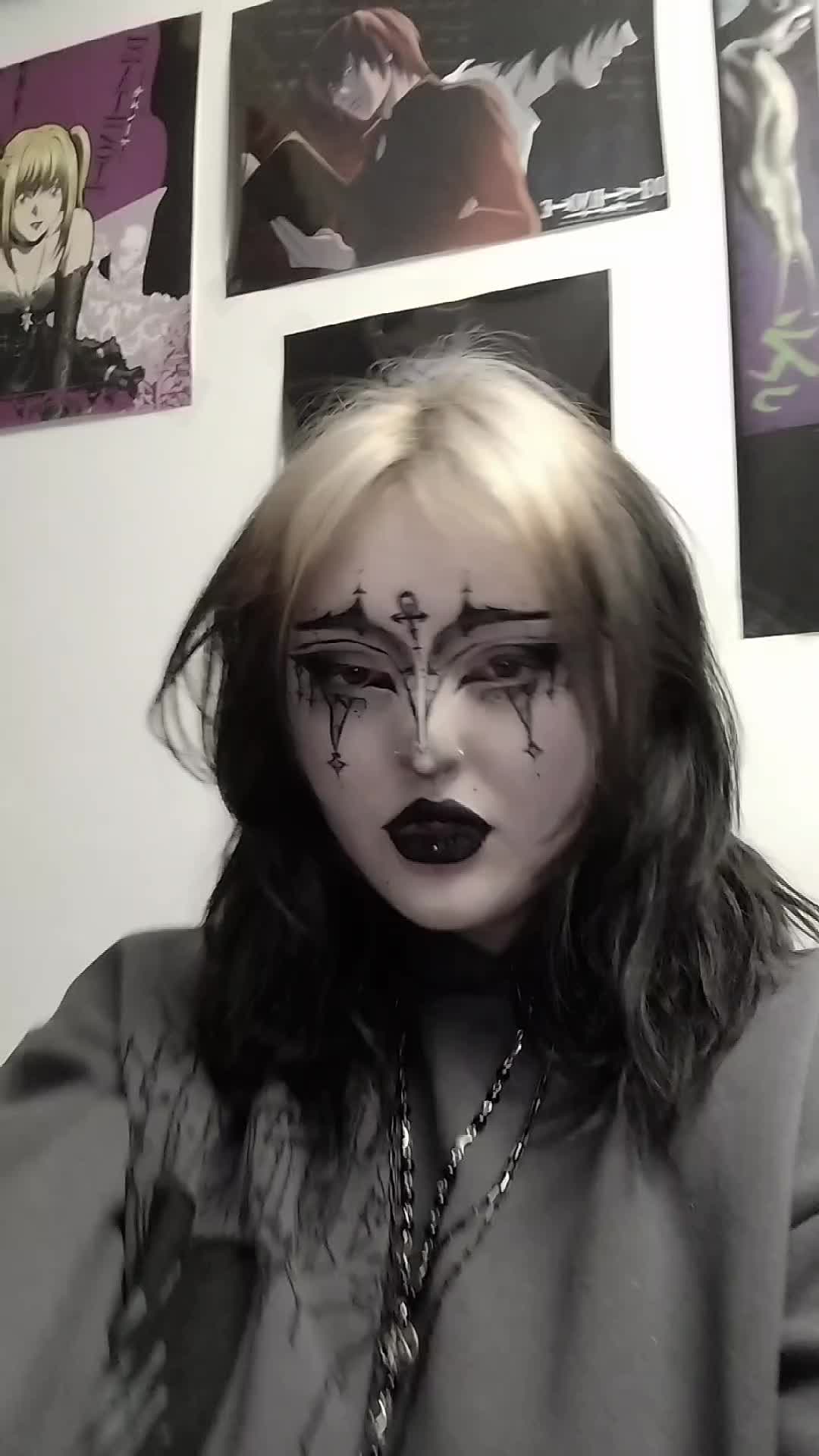 @♱ 𝖄𝖛𝖞 ♱