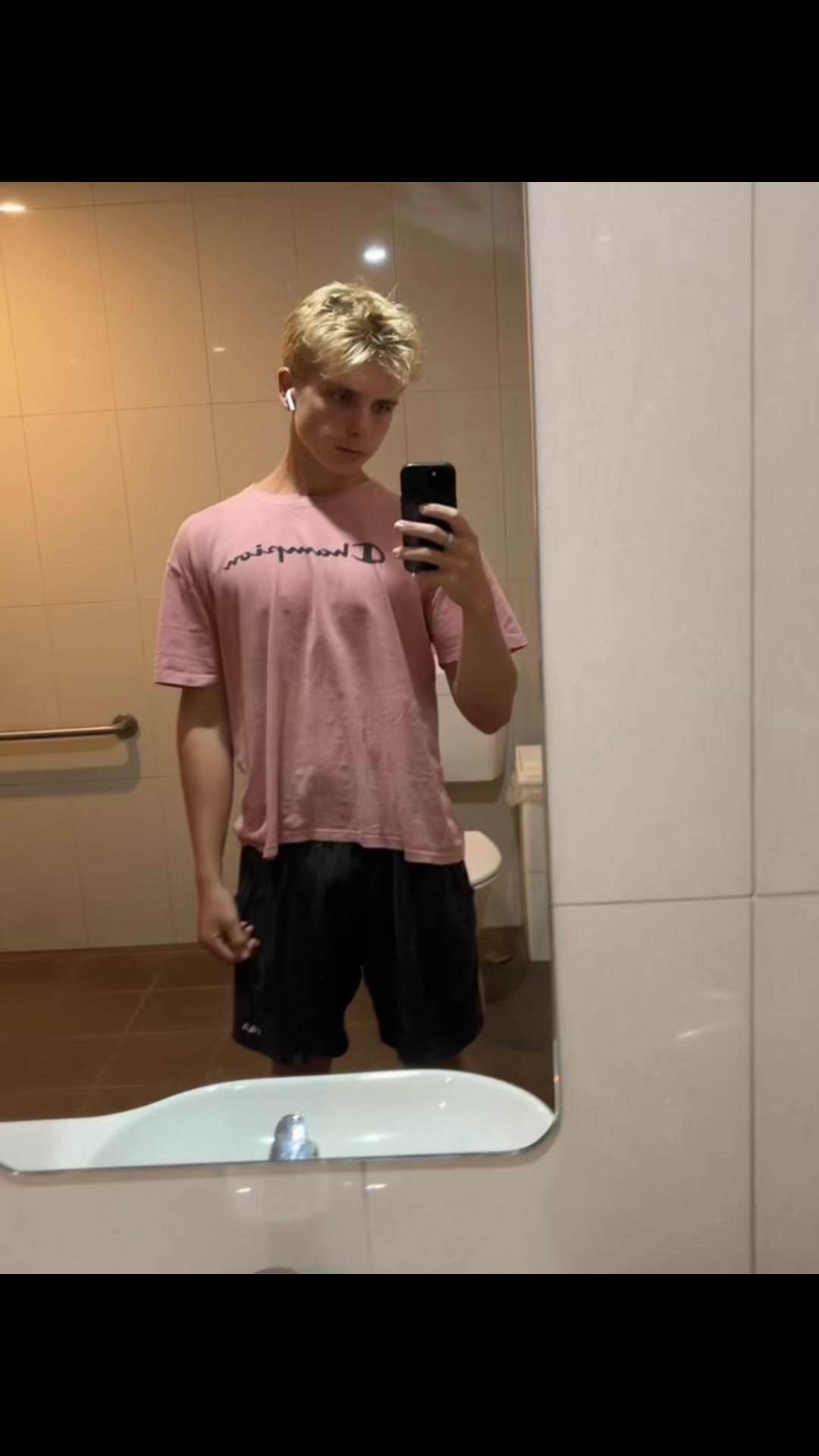 @danehowarth