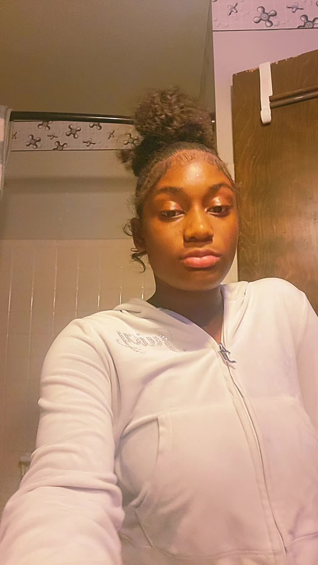 @Exclusive_Arieee