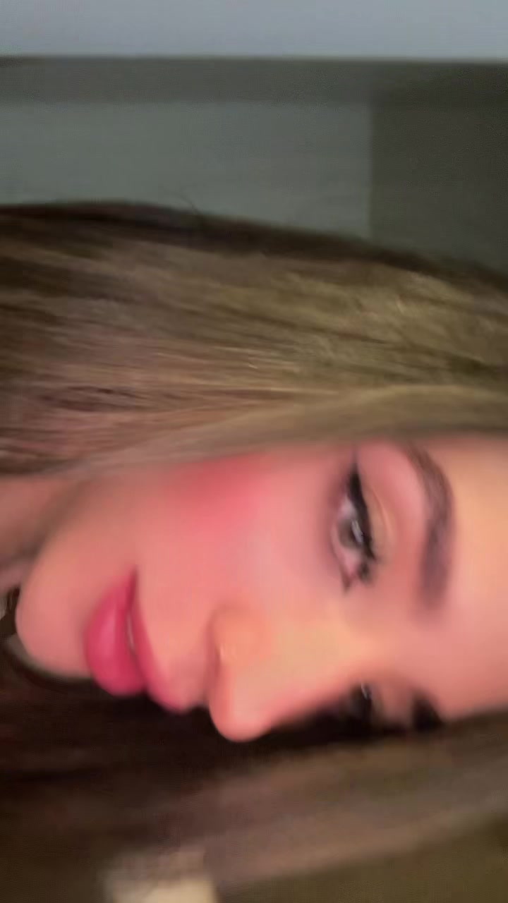 @kellysferrr