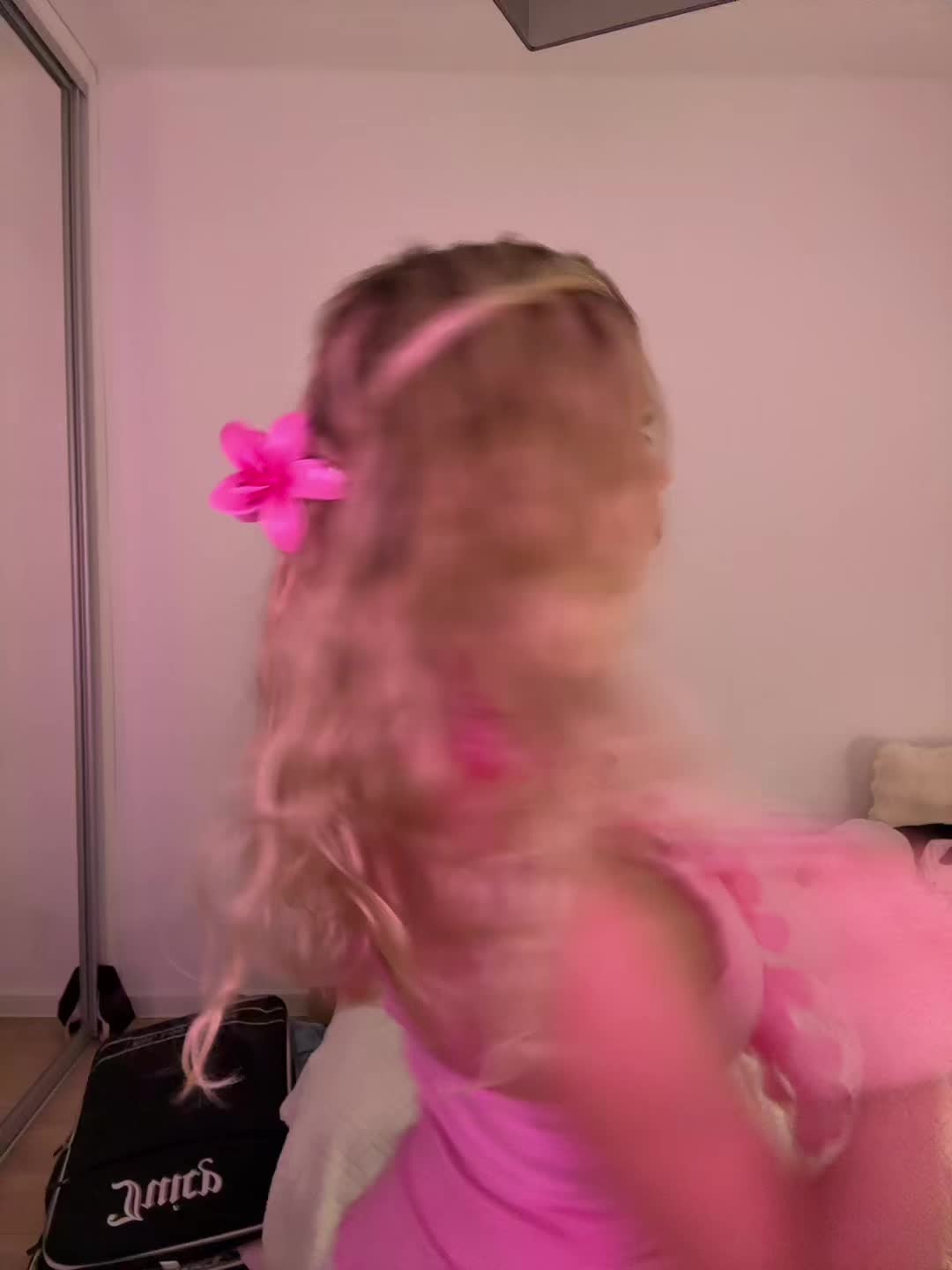 @(L)ena