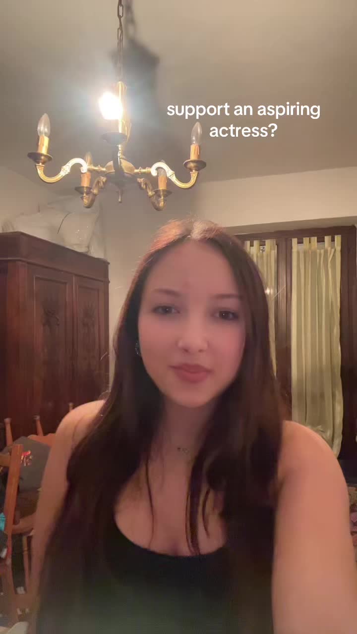 @𝒢🧛🏻&zwj;♀️