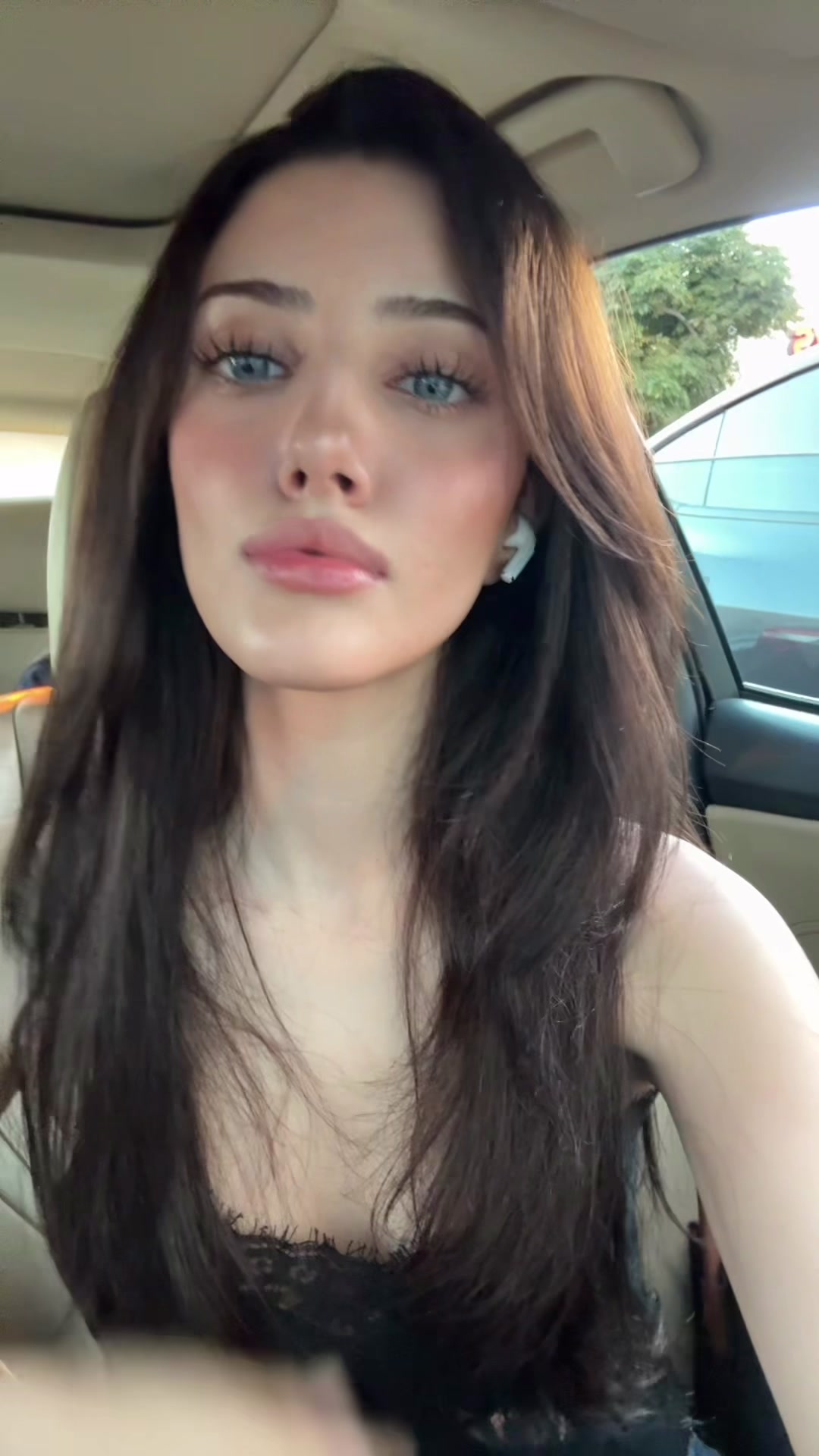 @vania