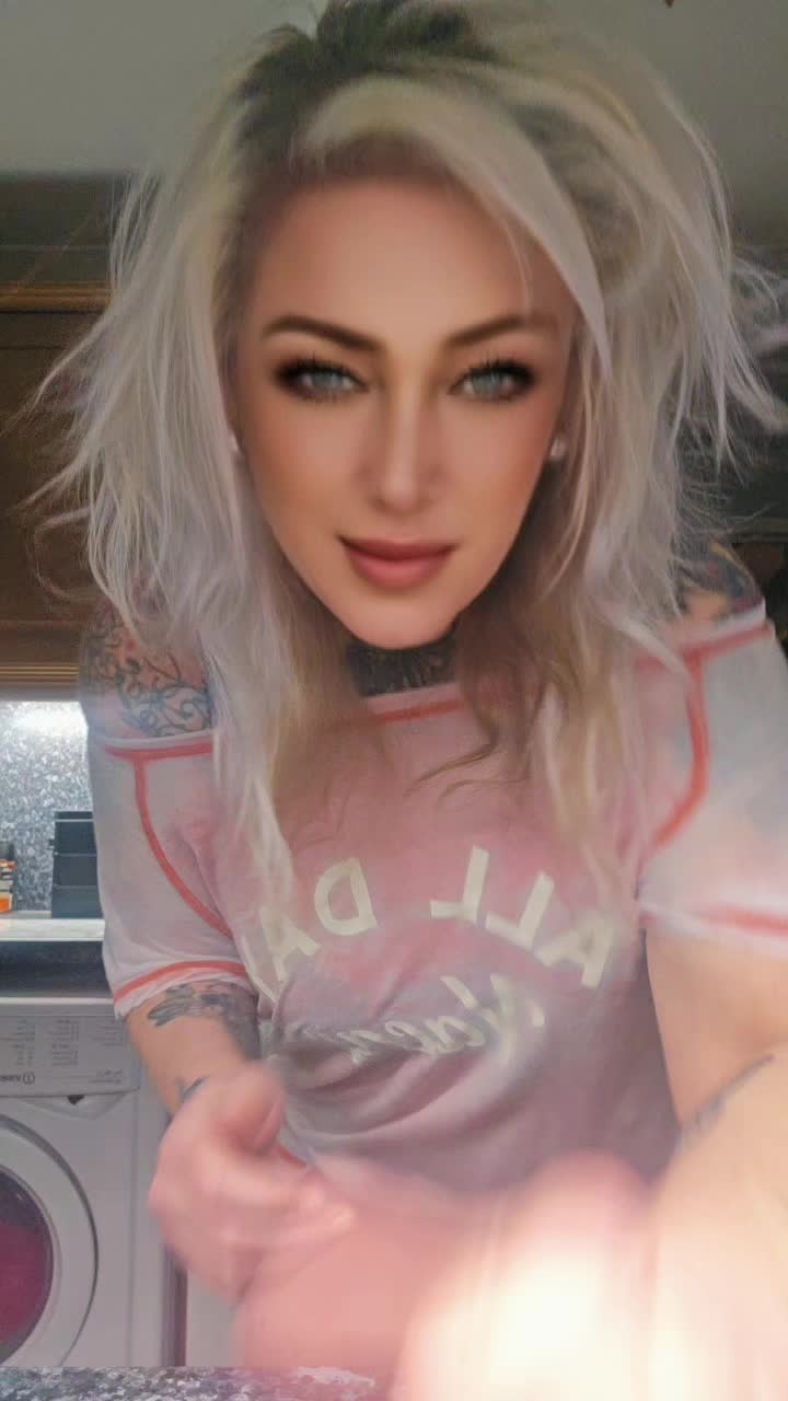 @Vikki