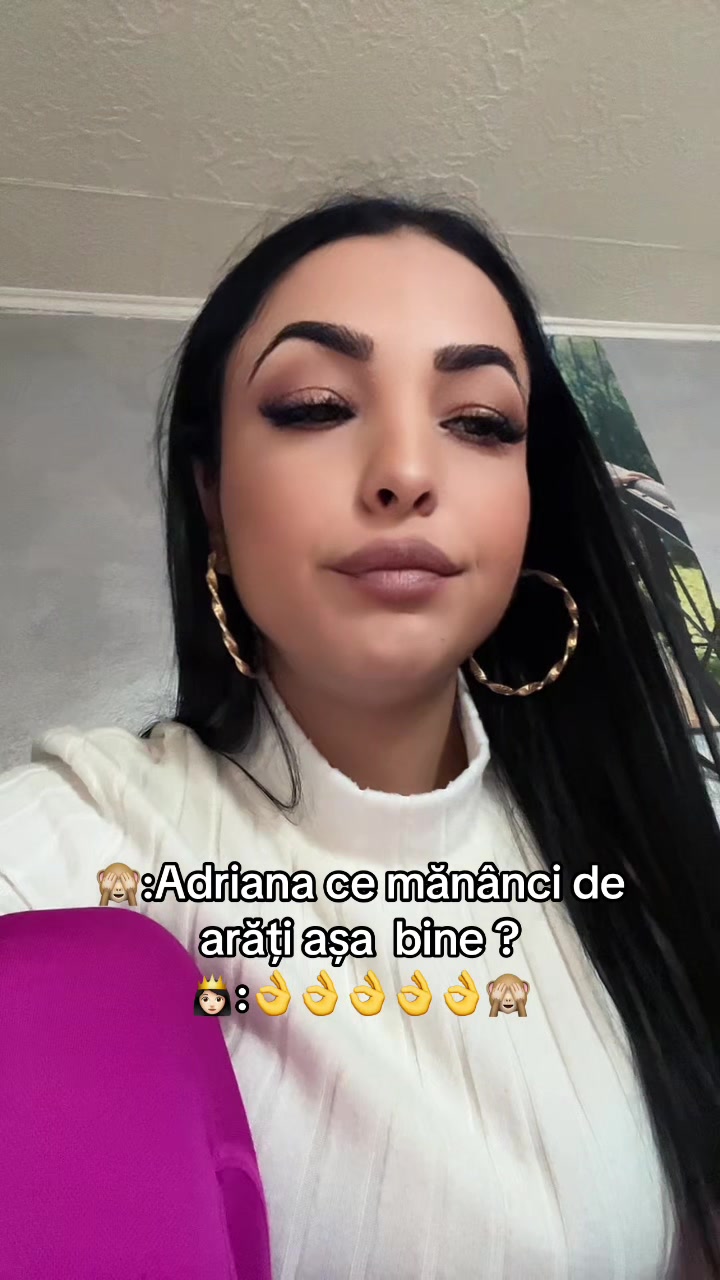 @AdrianaNica