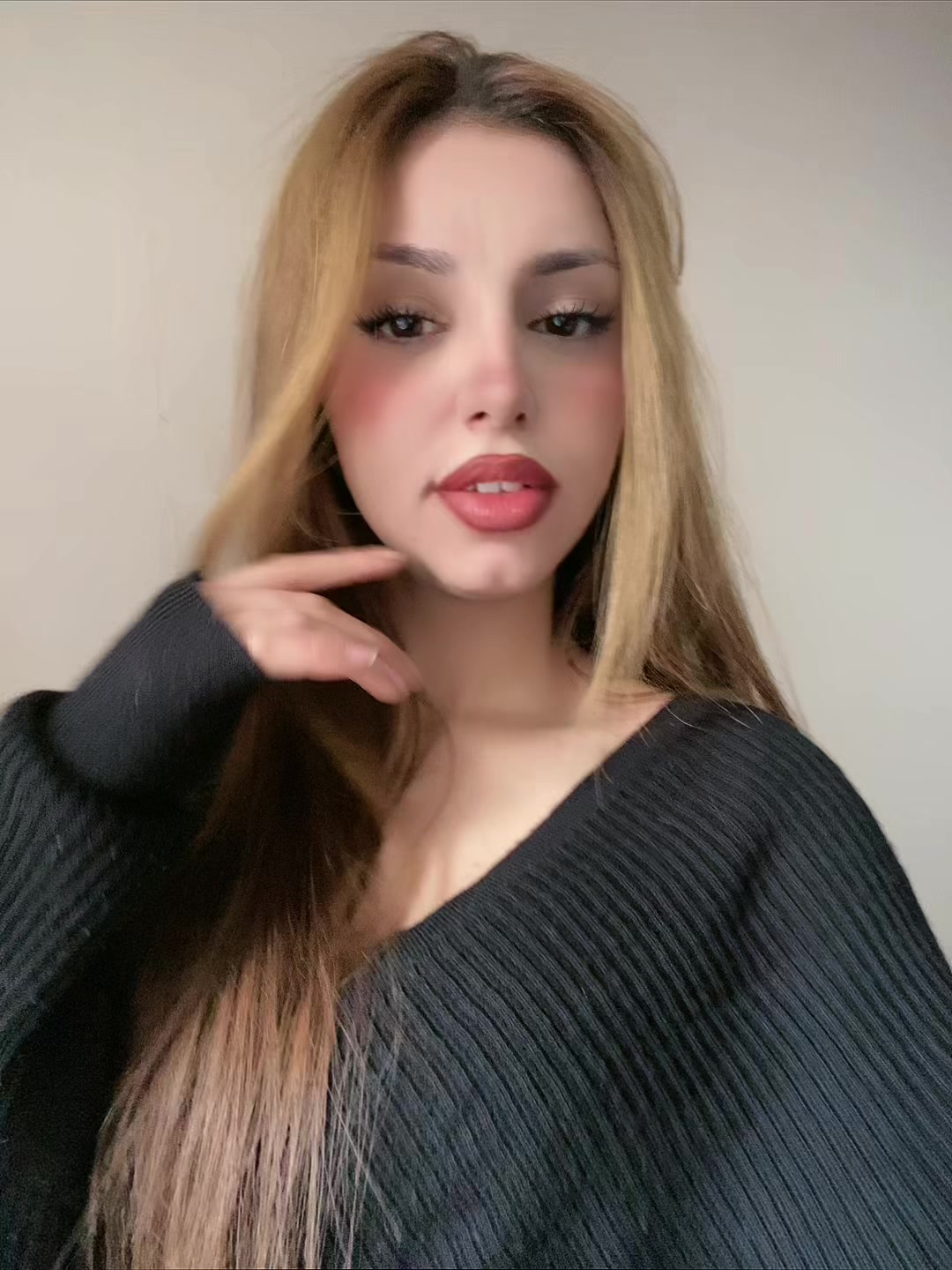 @𝘙.𝘌